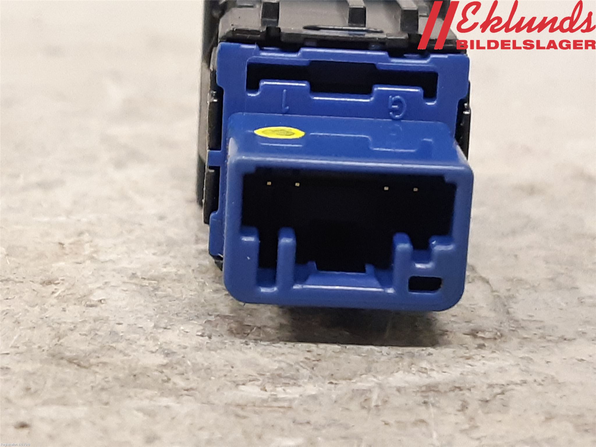 Toyota COROLLA 19- Strömställare Baklucka