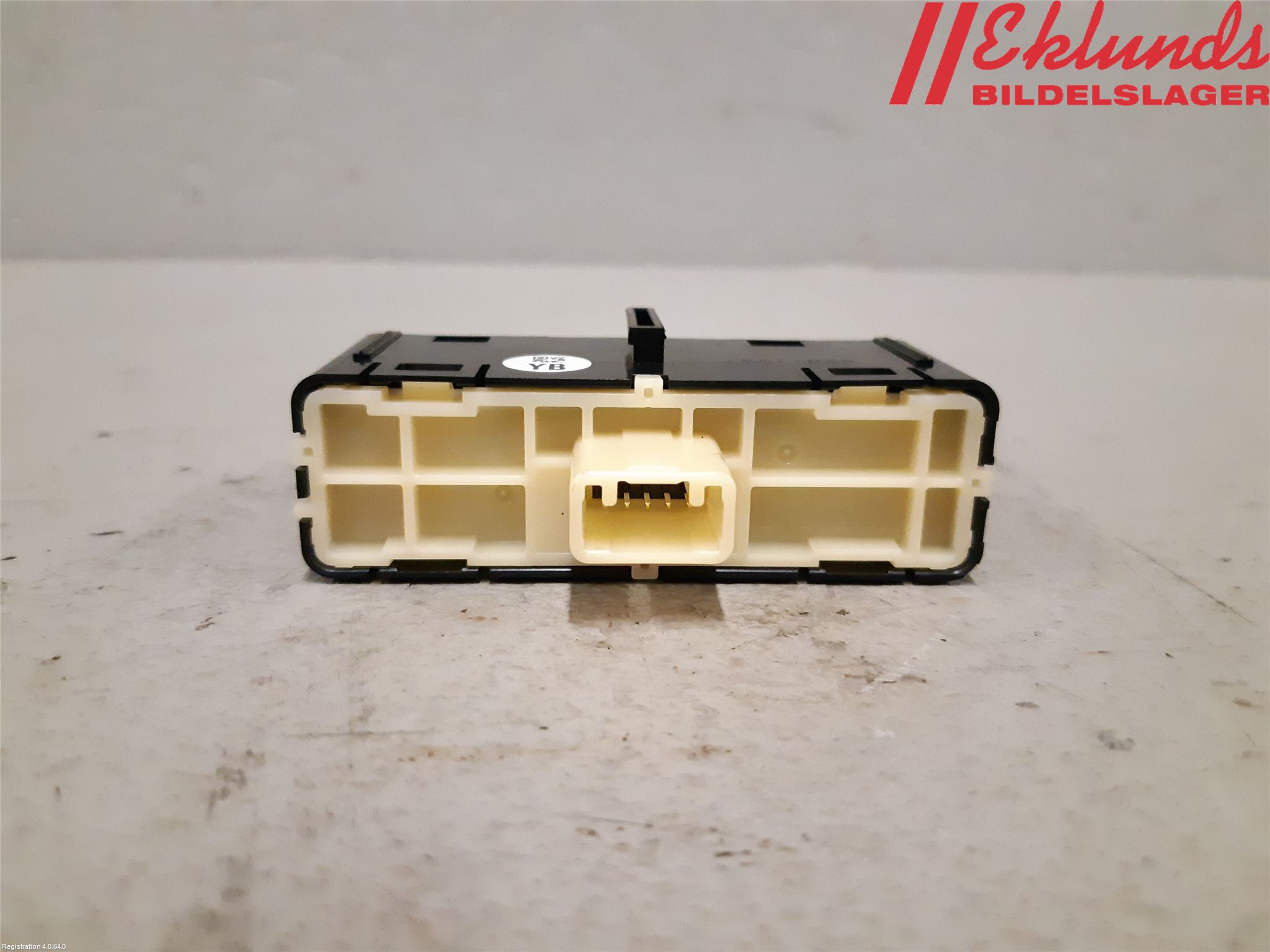 Lexus UX/300e 19- Strömställare Bränsle Oktan