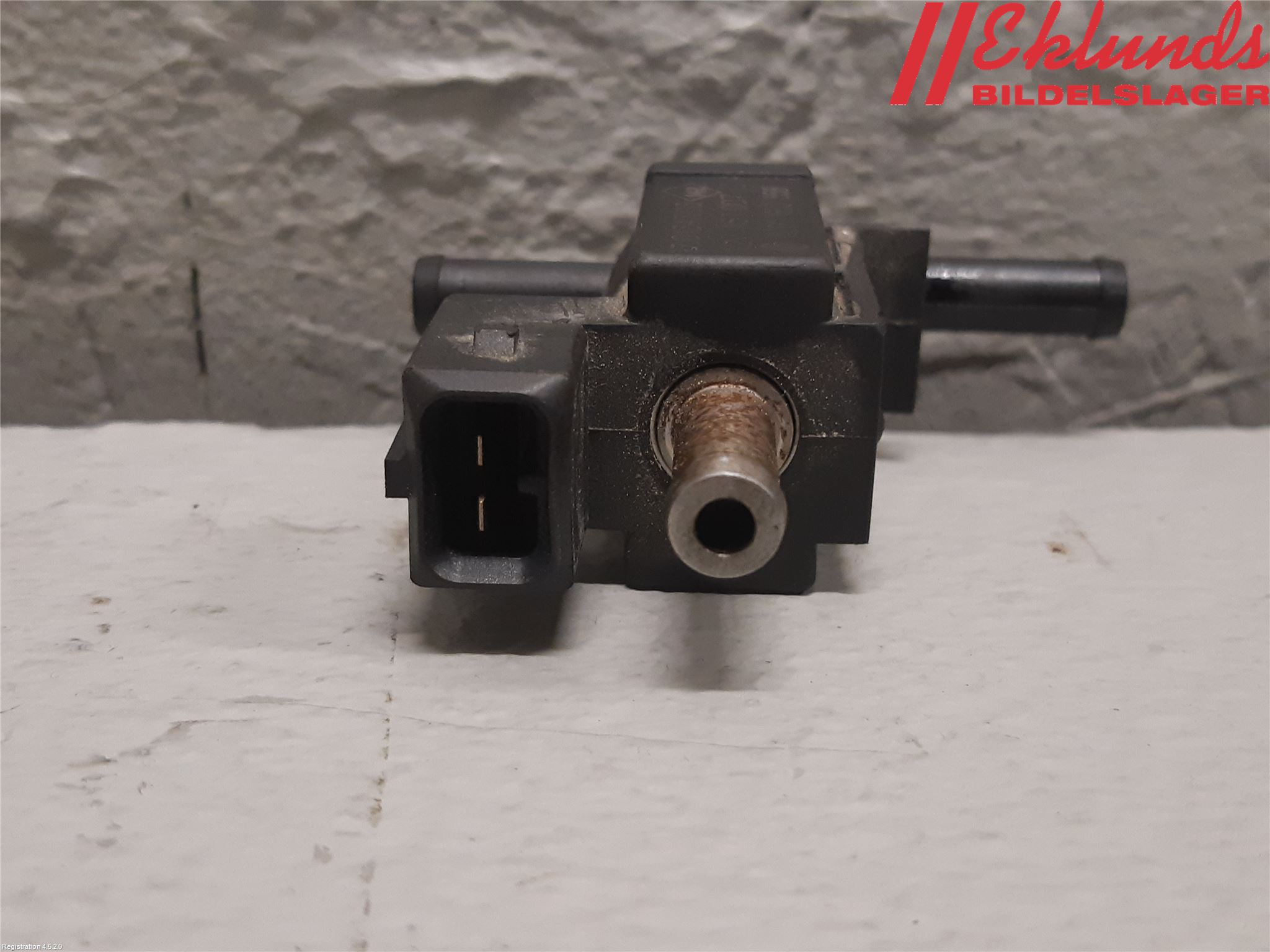 Nissan PULSAR Vakuumventil