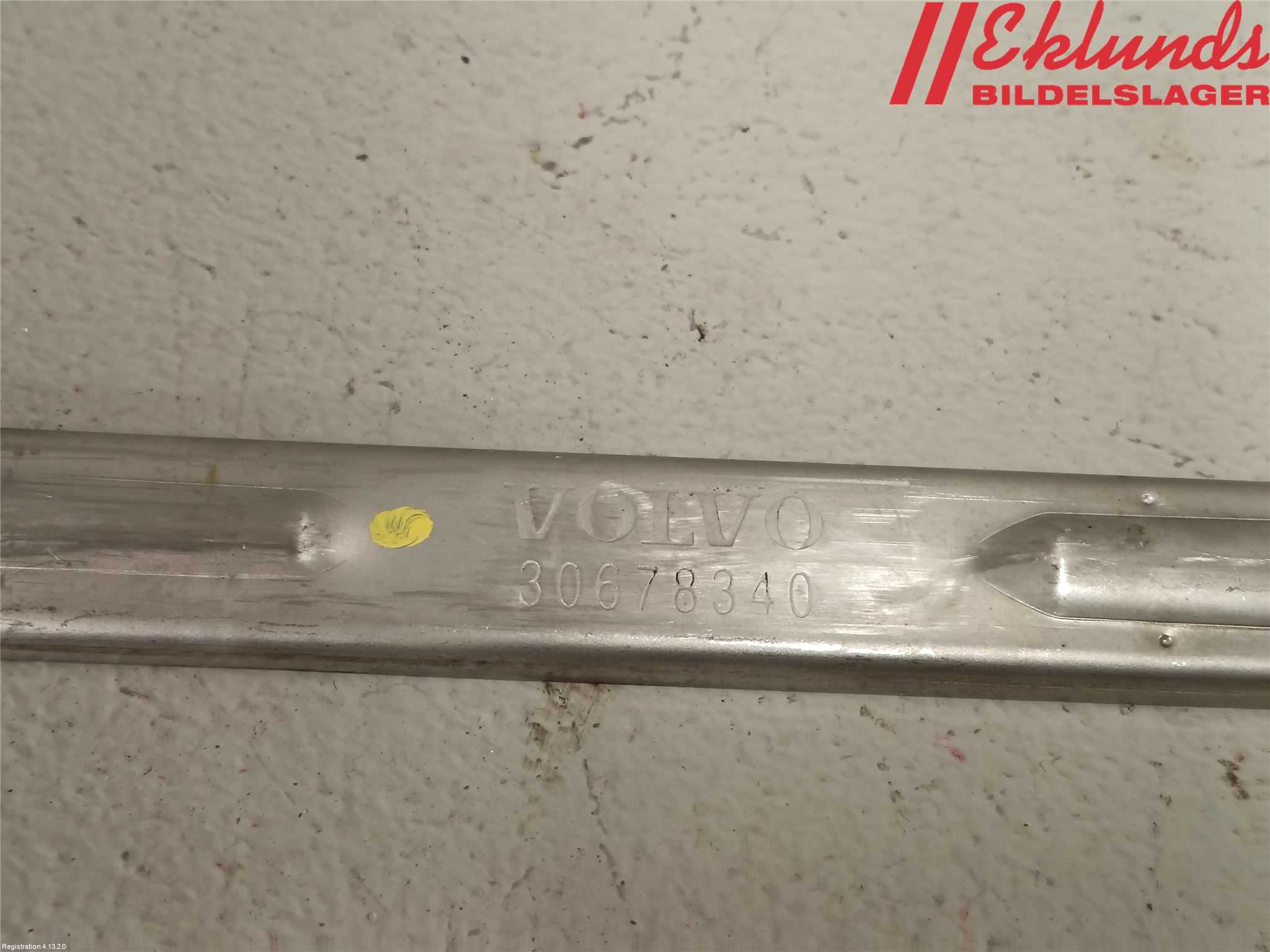 Volvo V70 08-13 Strålkast Fästsarg