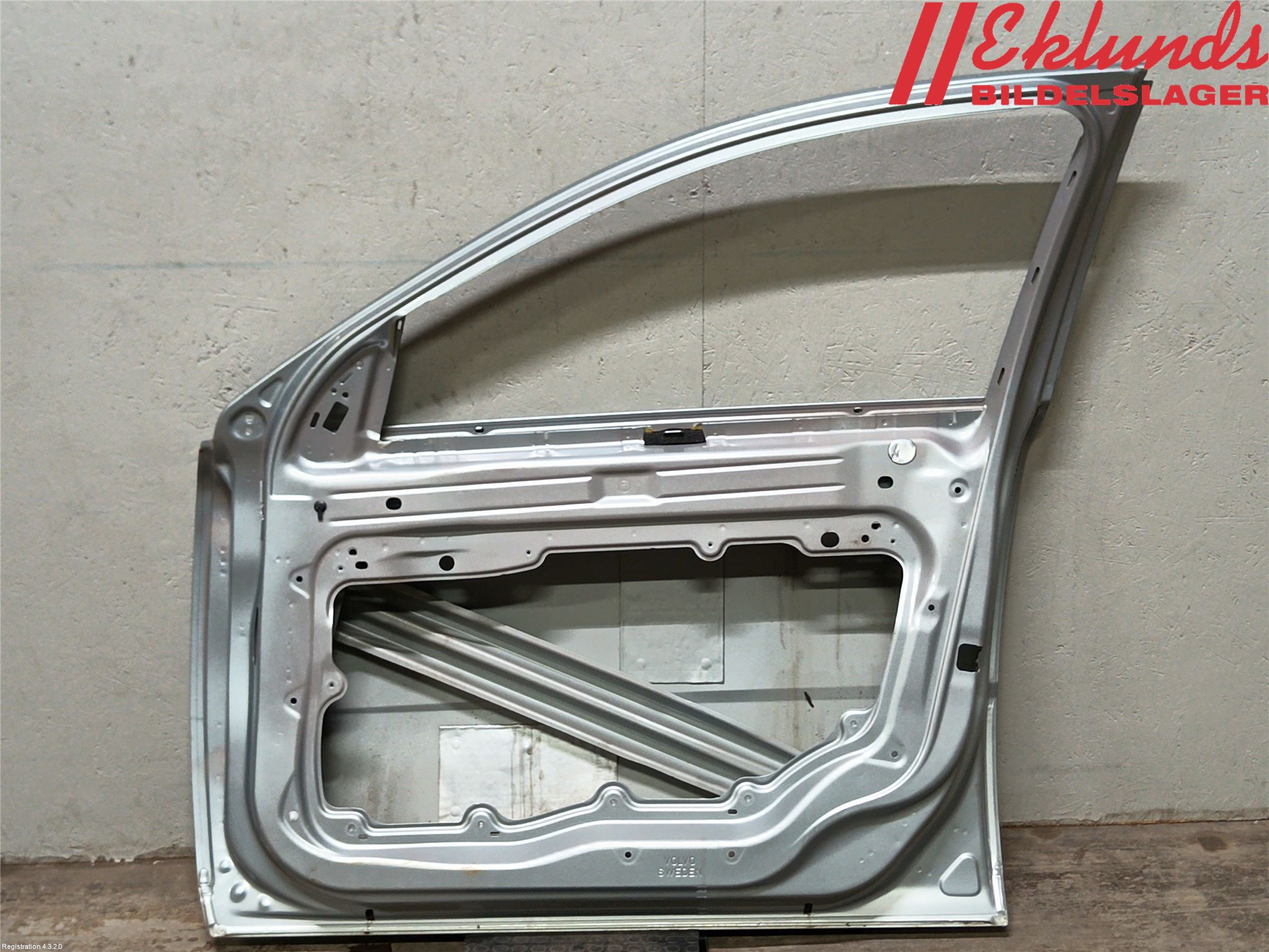 Volvo XC70 08-13 Dörr Fram Höger