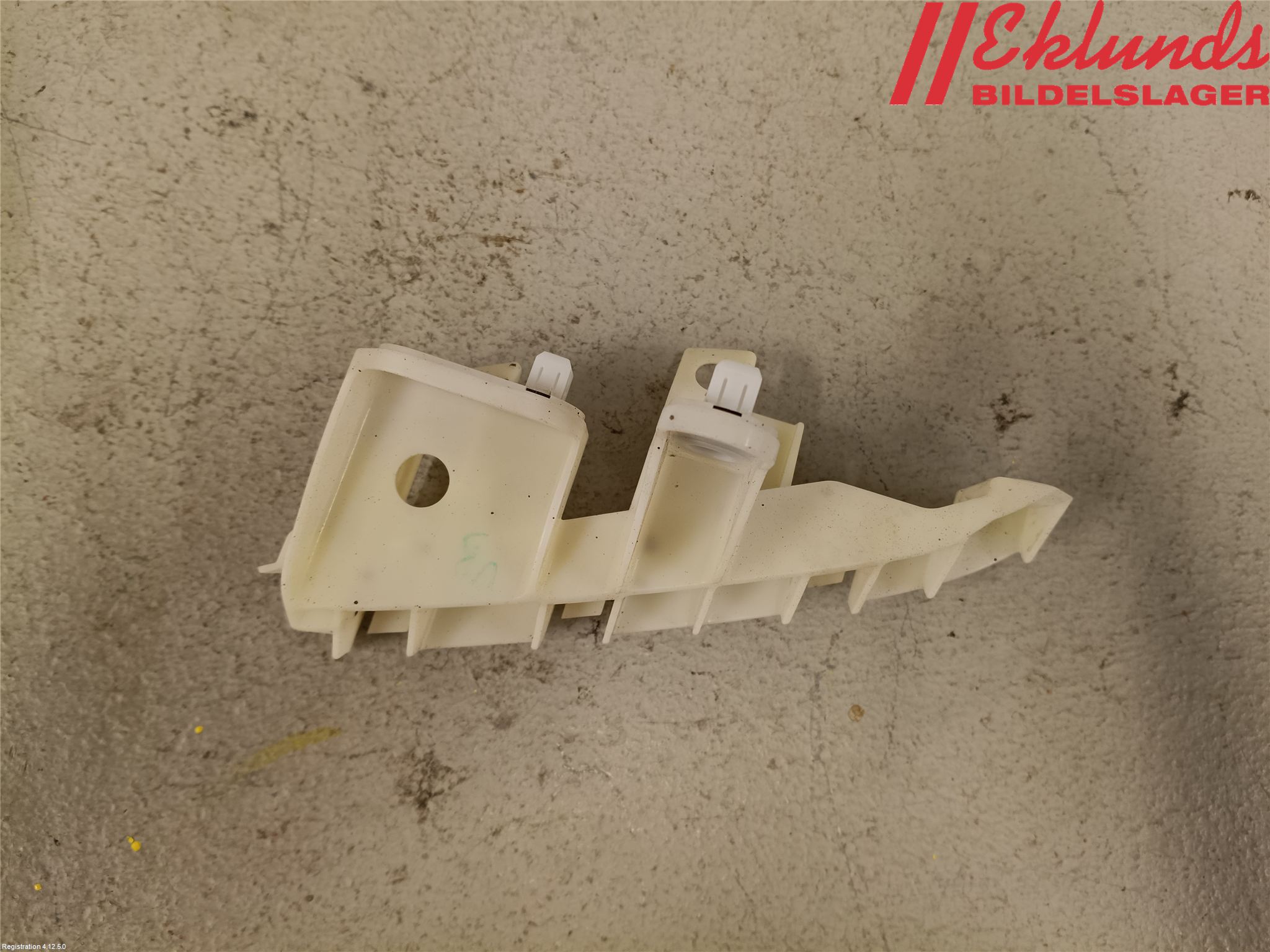 Subaru XV 12-17 Stötfångarfäste Bak Vä