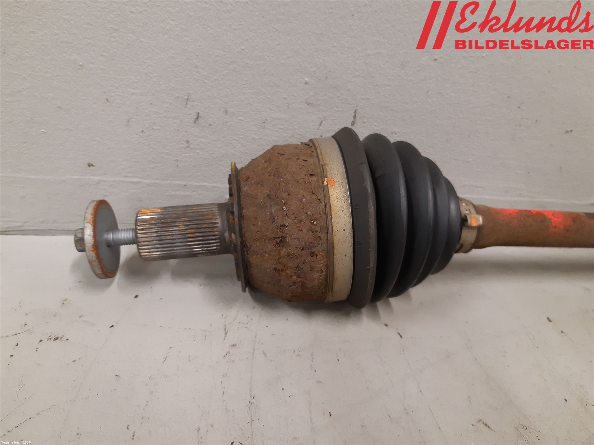 Volvo V70 14-16 Drivaxel Fram Vänster