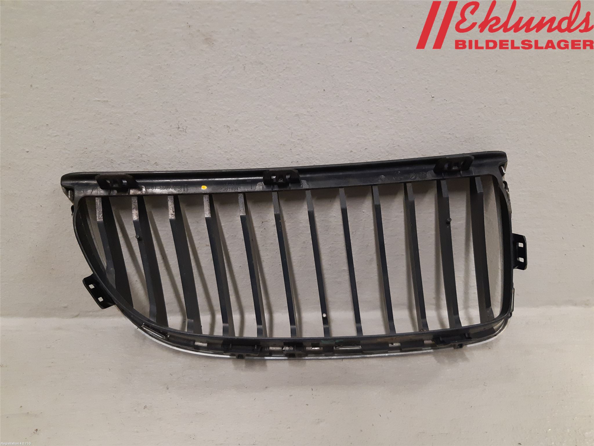 BMW 3 E90/91 SED/TOU 05-12 Grilldel Vänster