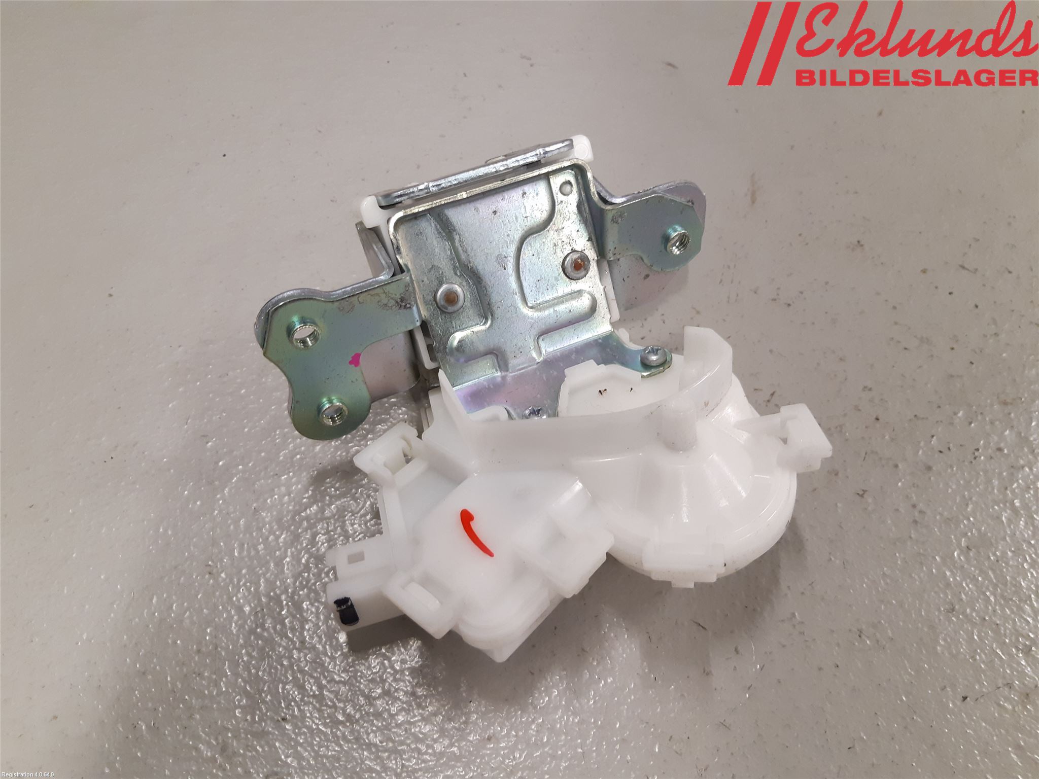 Mitsubishi OUTLANDER 13-21 Låskista Baklucka