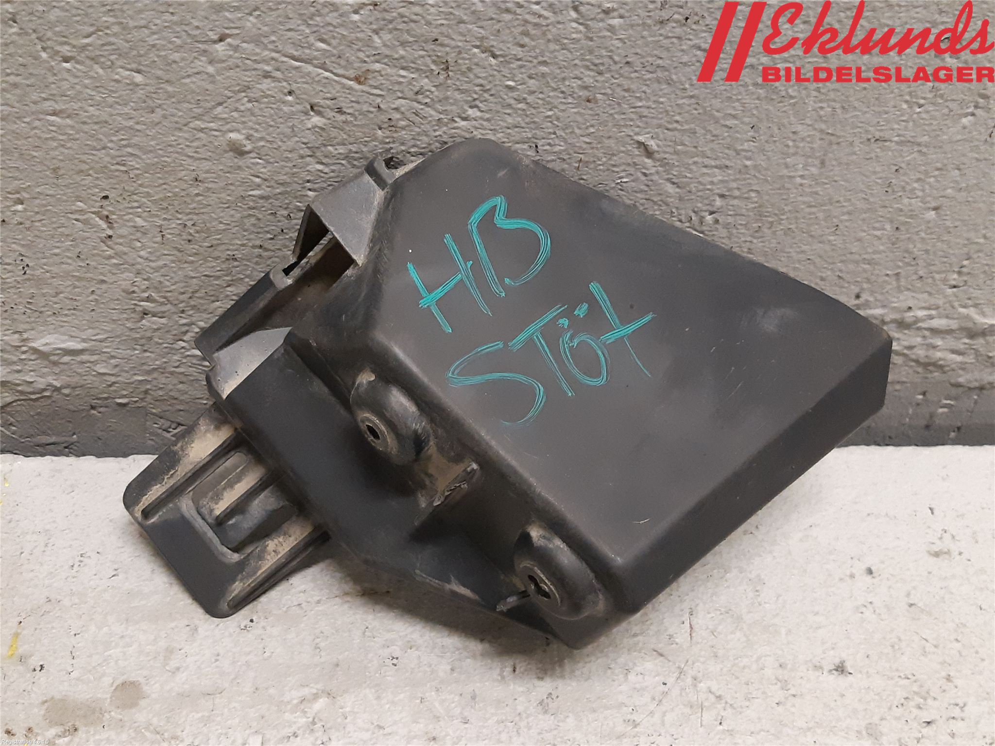 Ford FOCUS 11-14 Stötfångarfäste Bak Hö