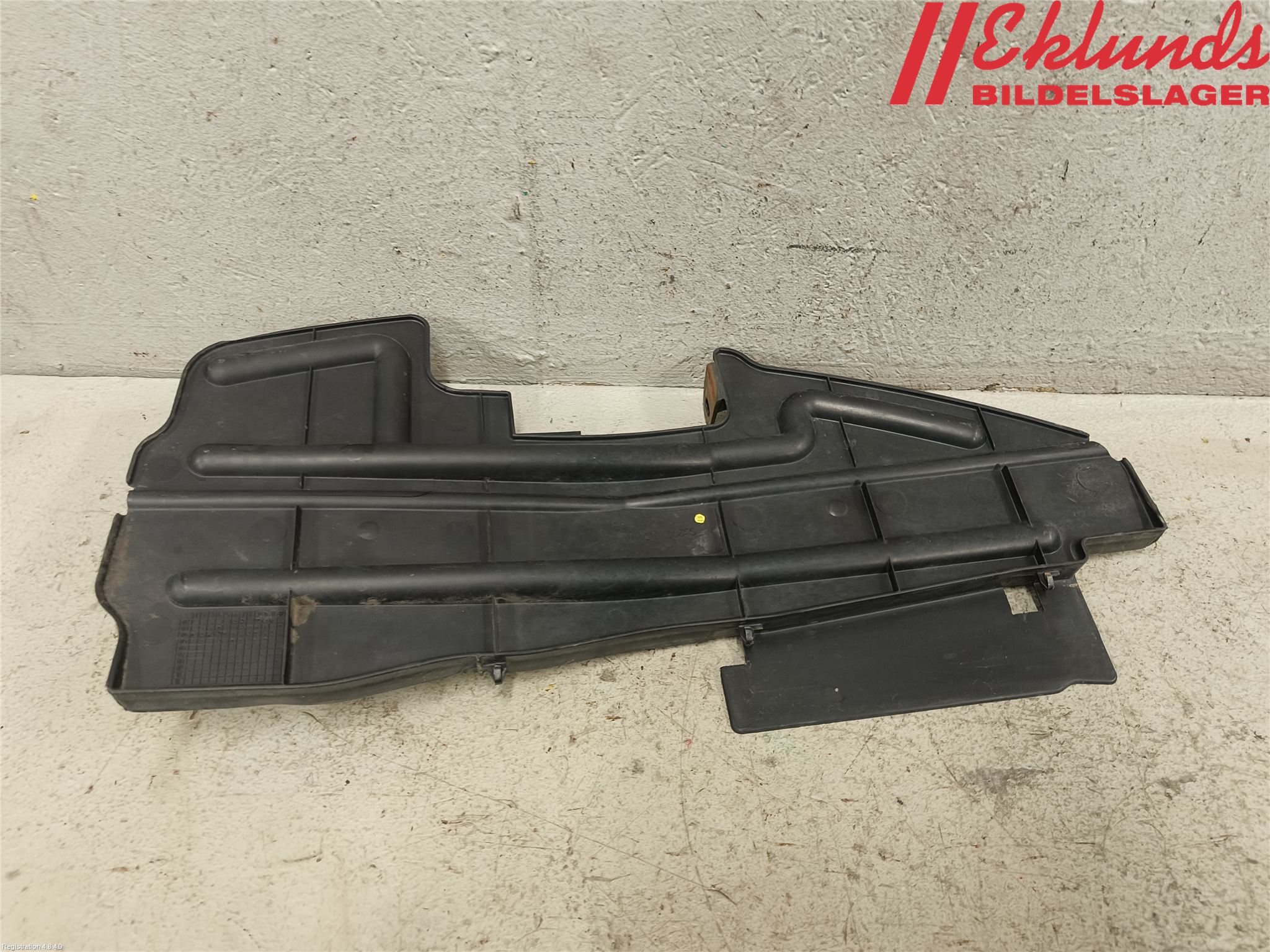Toyota AVENSIS 03-06 Deflektor Plåt-Plast Kylning