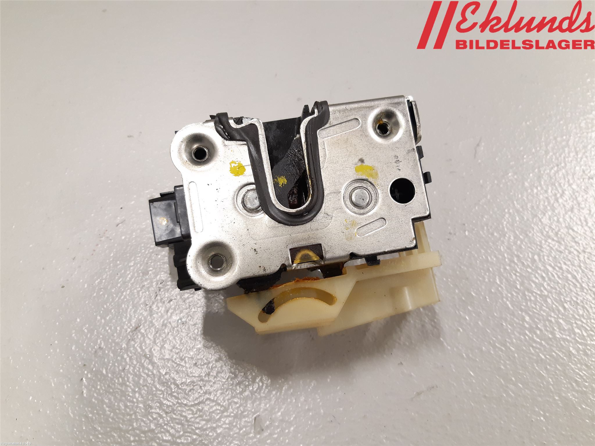 Dacia DUSTER 10-17 Låskista-Dörrlås