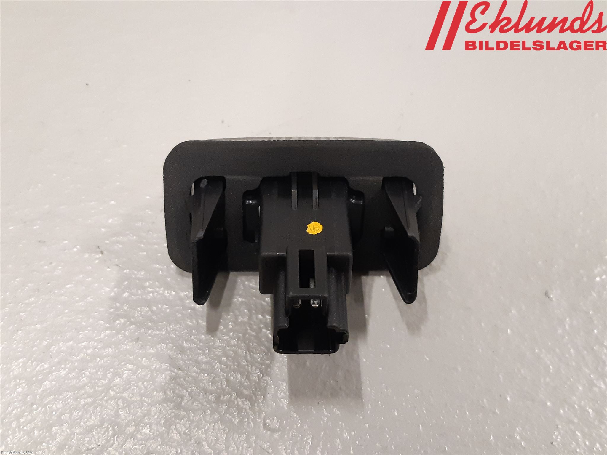 Toyota YARIS XP130 15-20 Skylt Belysning