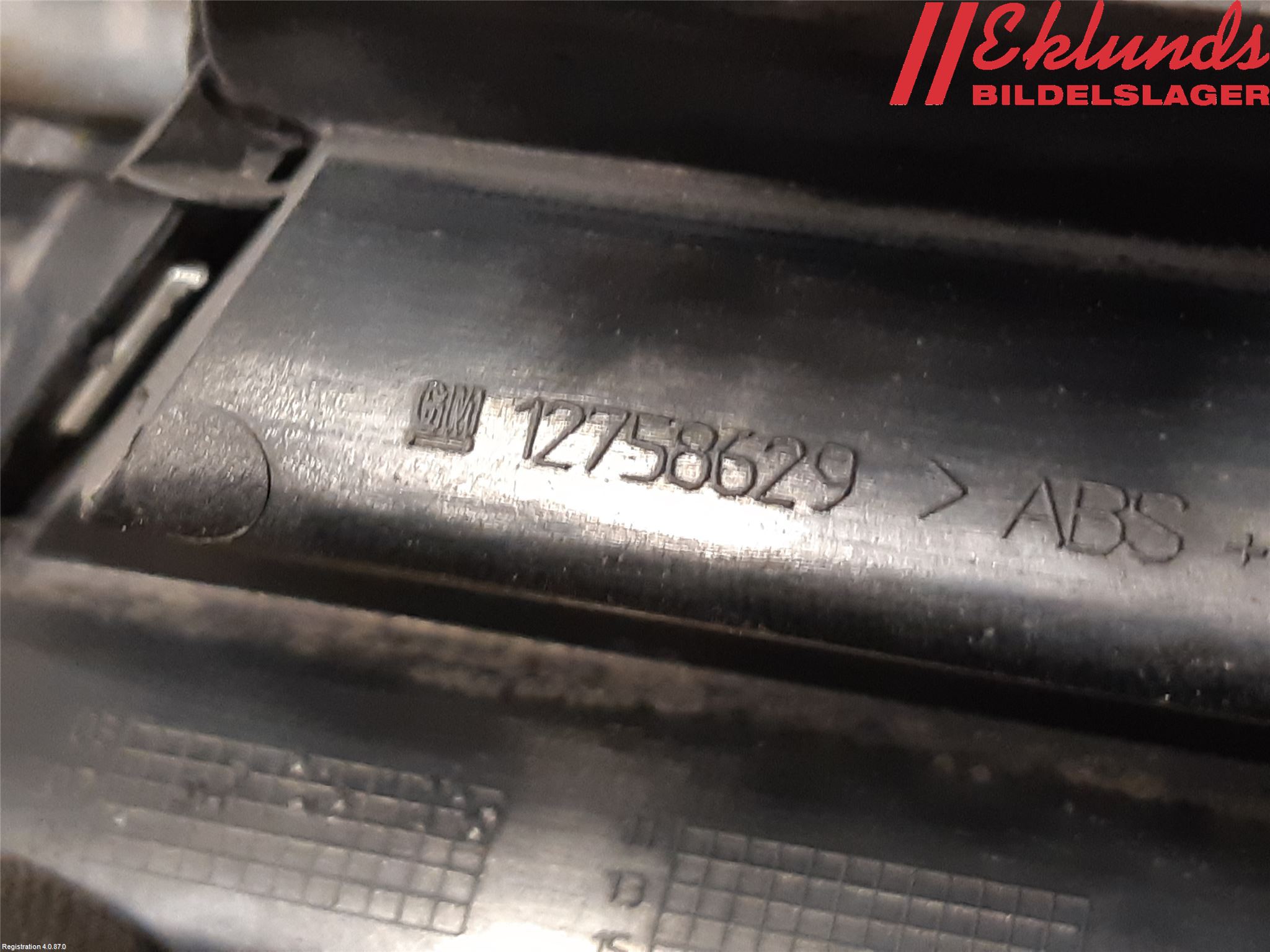 Saab 9-5     06-10 Grilldel Höger