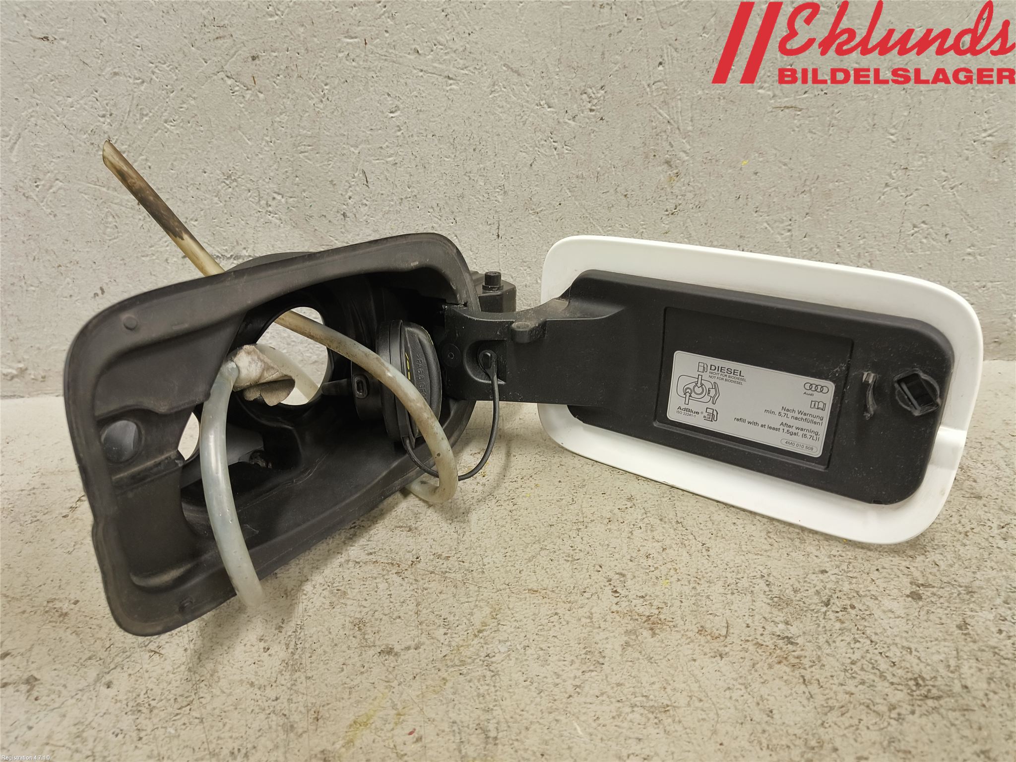 Audi A4/S4 B9 16-19 Tanklucka