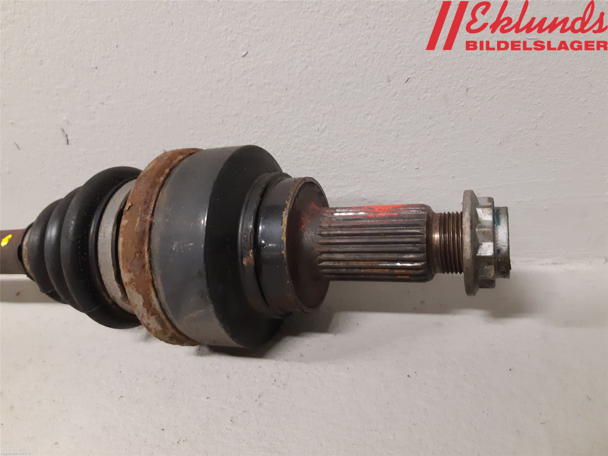 BMW 3 F30/F31/F80 12-19 Drivaxel Bak Vänster