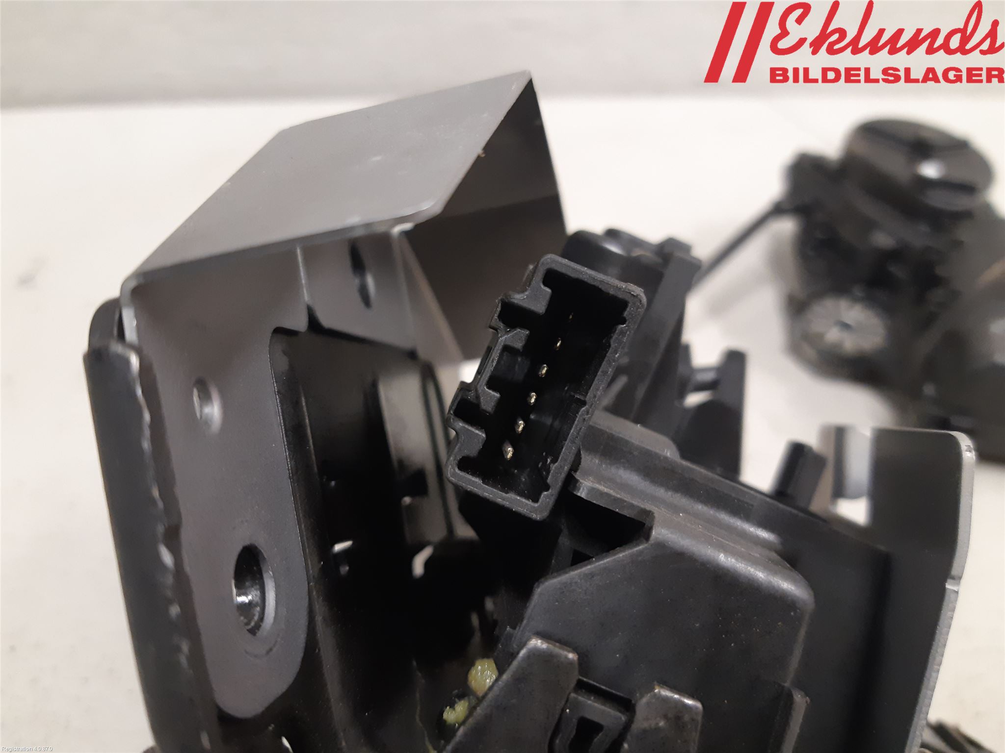 Volvo XC60 18- Låskista Baklucka