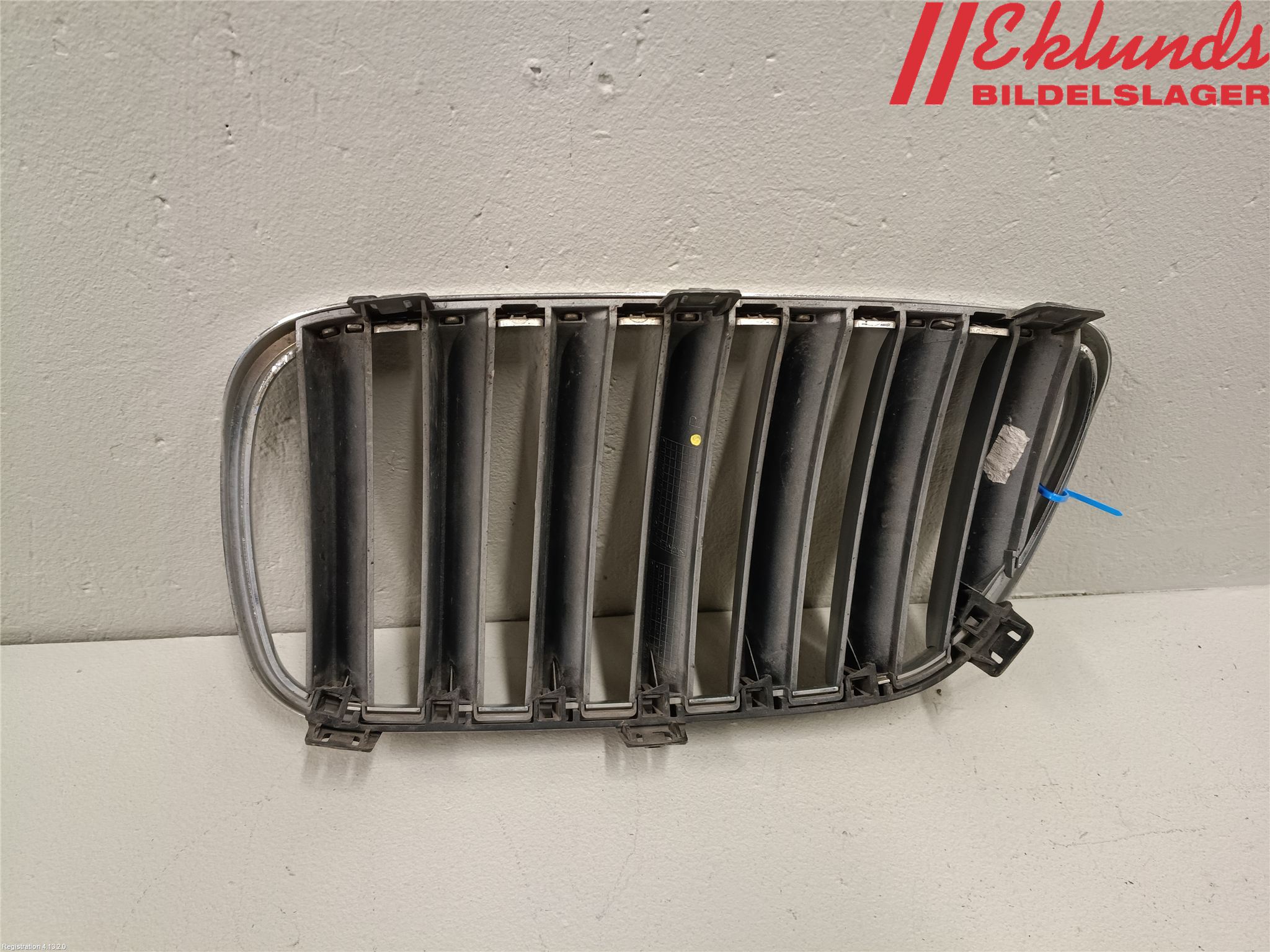 BMW X3 E83     03-10 Grilldel Höger