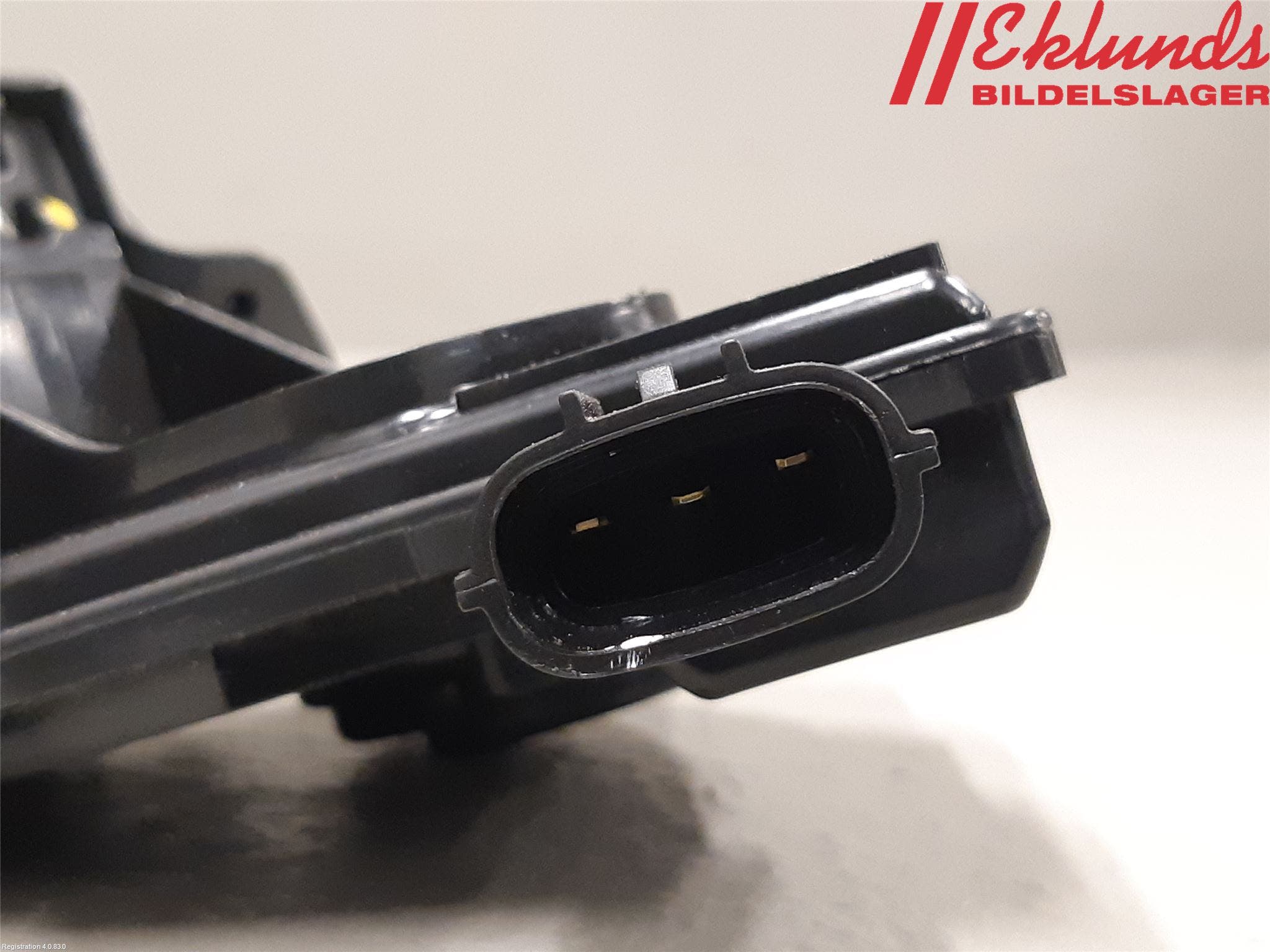 Toyota AVENSIS 16-18 Låskista Baklucka