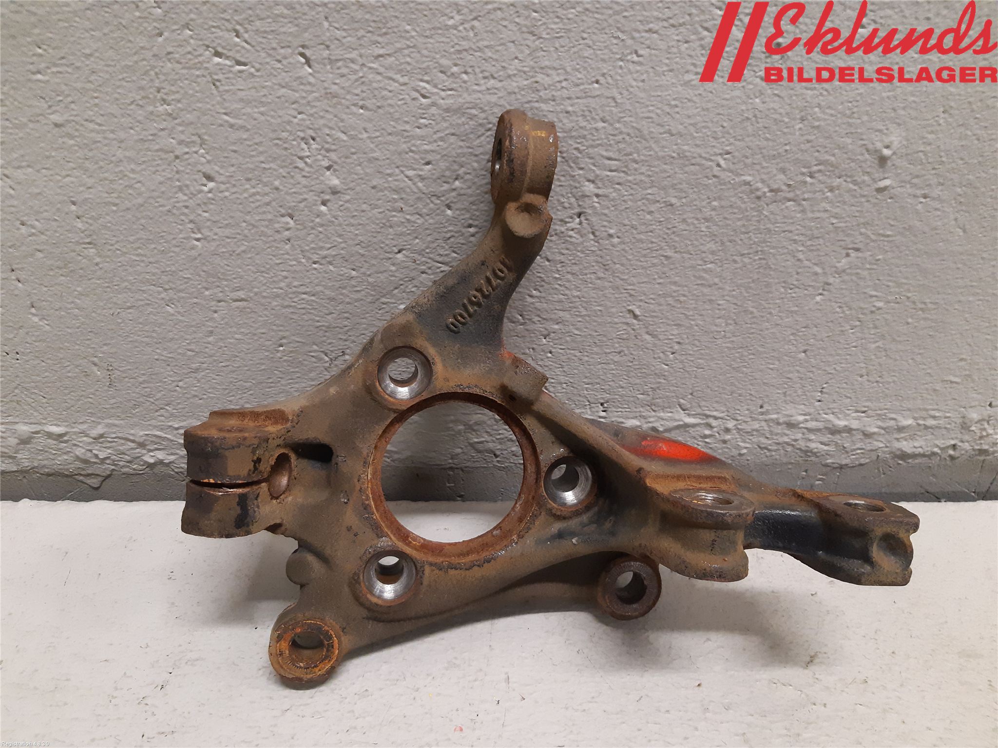 MG ZS EV 20- Styrspindel Lagerhus Vä