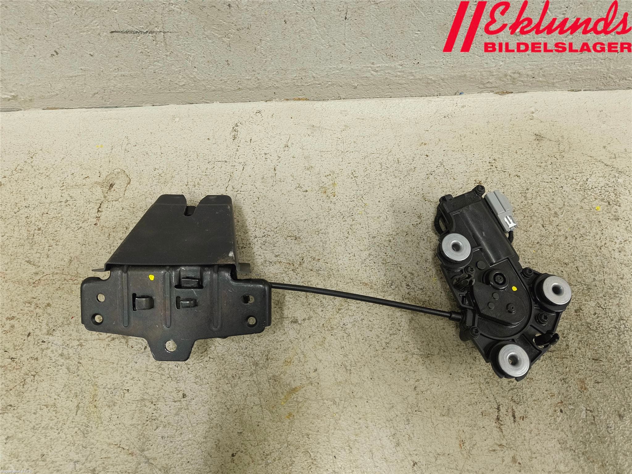 Volvo XC40/RECHARGE 18- Låskista Baklucka