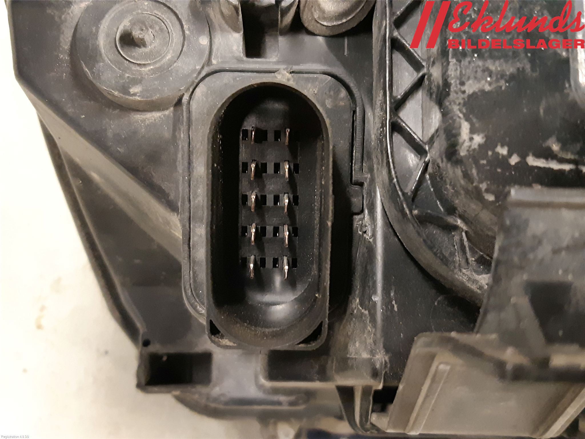 Ford FOCUS     04-07 Strålkastare Vänster