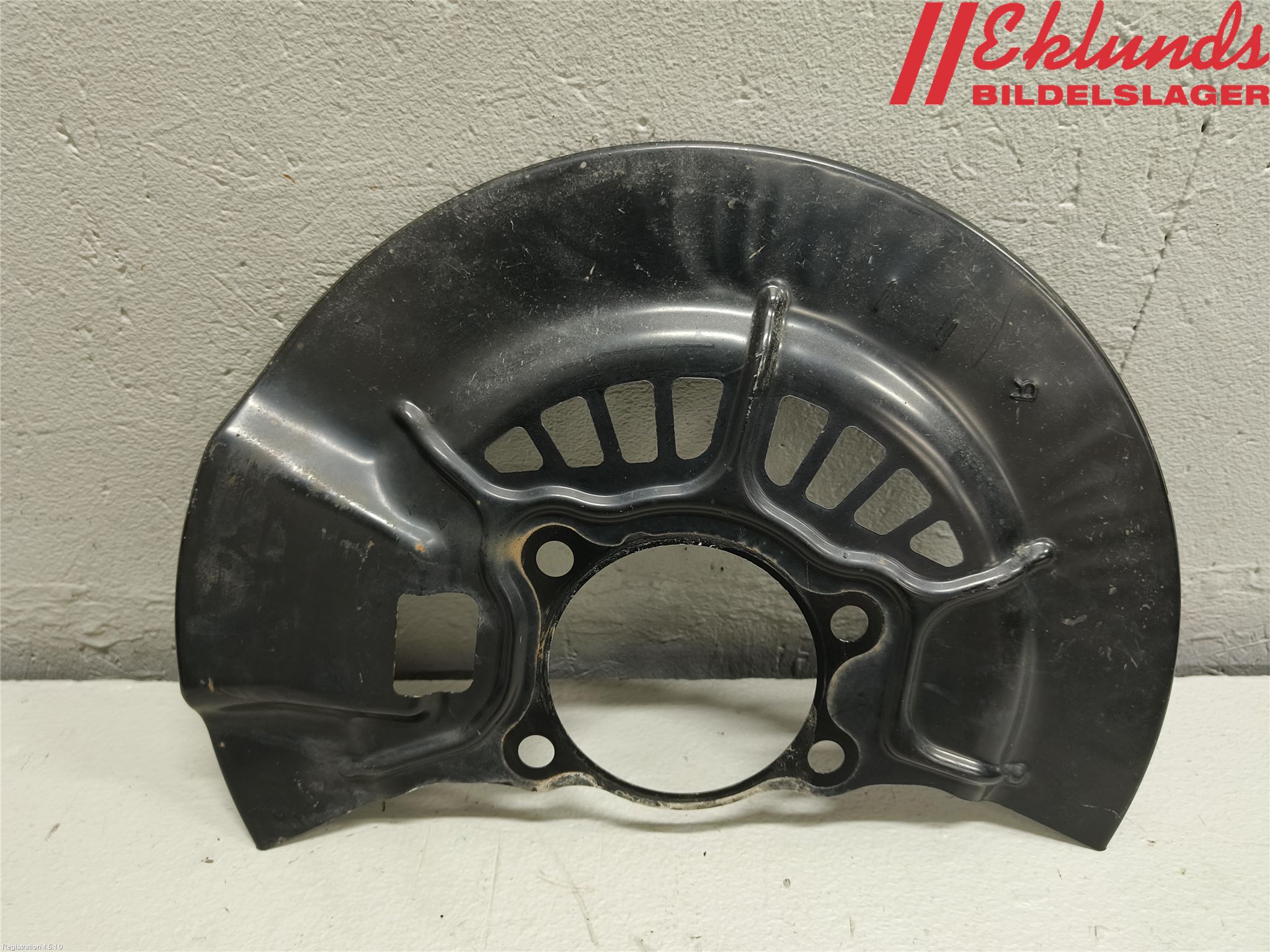 Toyota bZ4X EA10 22- Bromssköld Fram