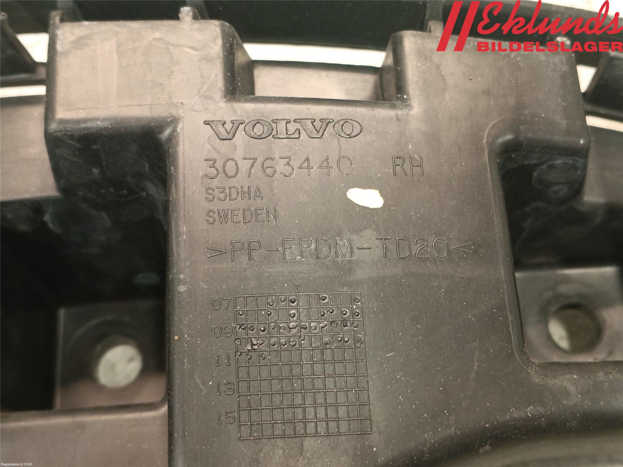 Volvo XC60 09-13 Stötfångarfäste Bak Hö