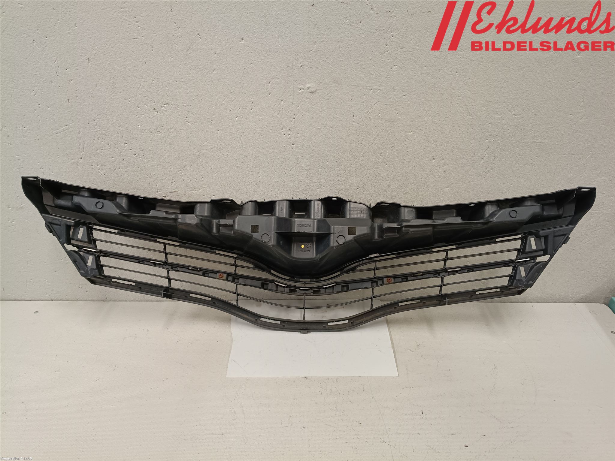 Toyota YARIS XP130 12-14 Grill Komp