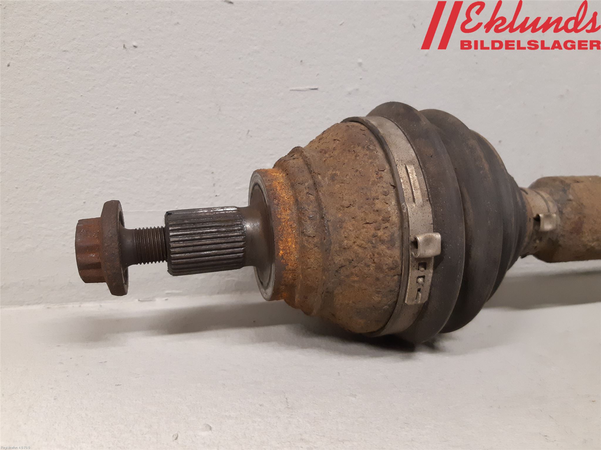 Volkswagen VW TOURAN 03-10 Drivaxel Fram Höger