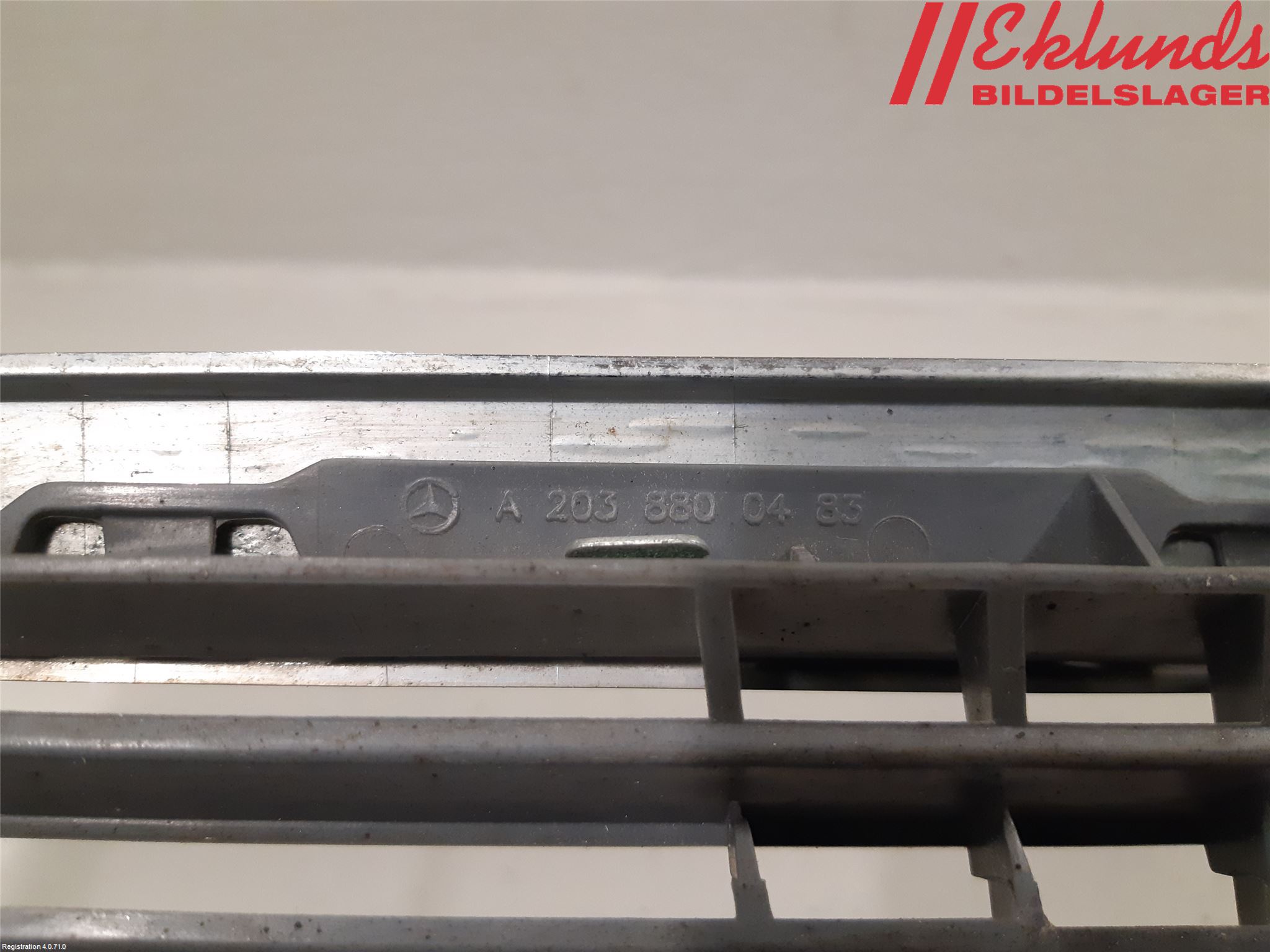 Mercedes-Benz MB C (203) 00-07 Grill Komp