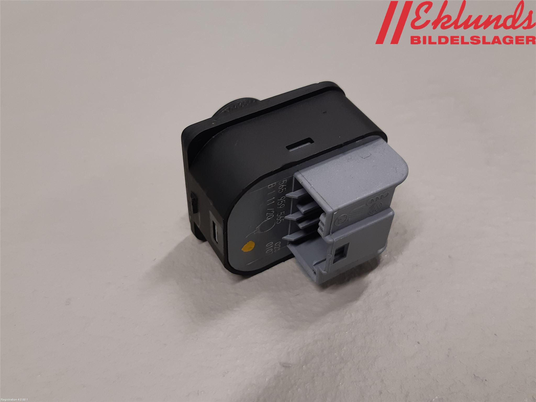 Skoda KAROQ 18- Strömställare Spegel