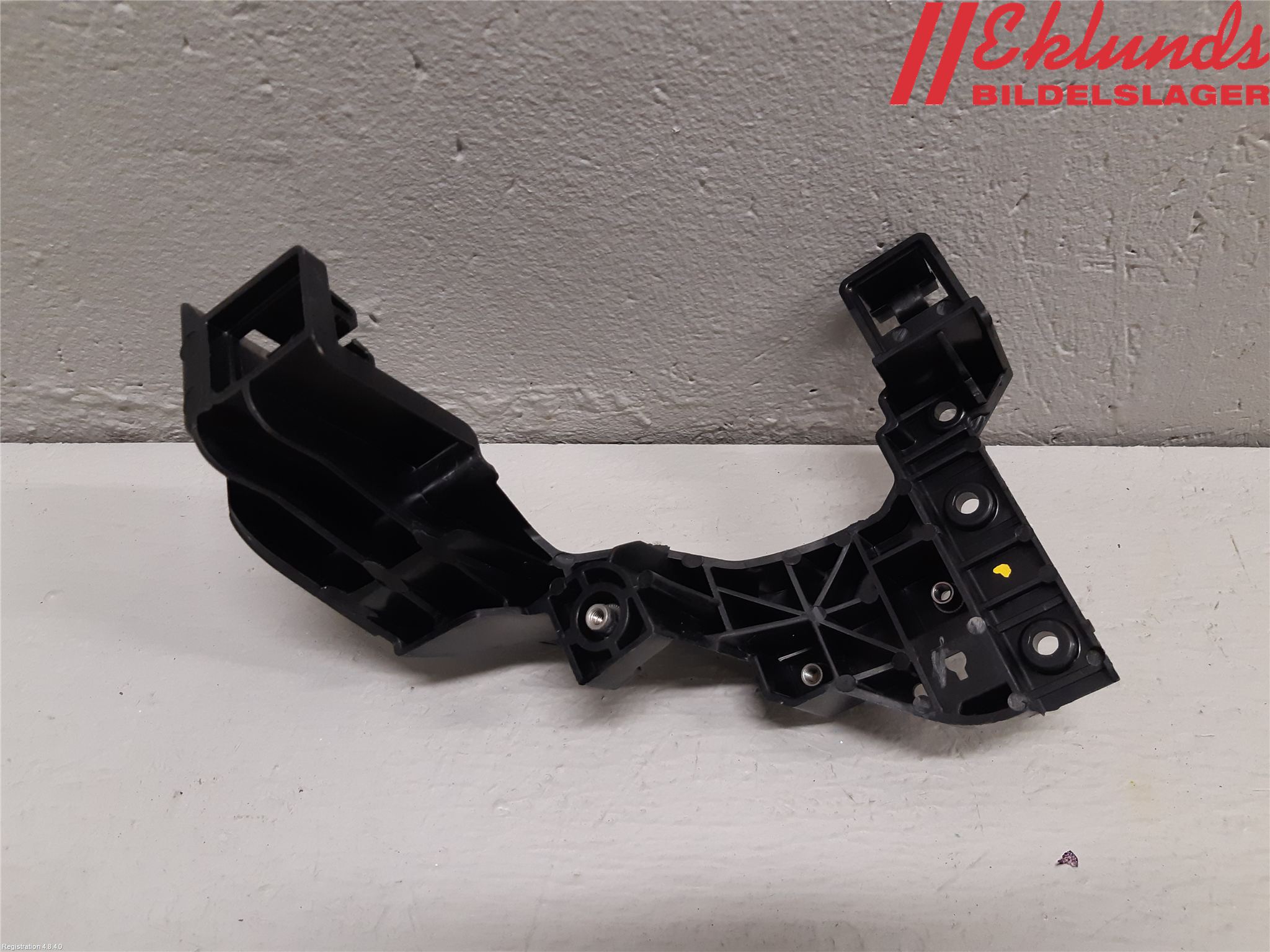 Kia CEED 12-18 Strålkast Fästsarg