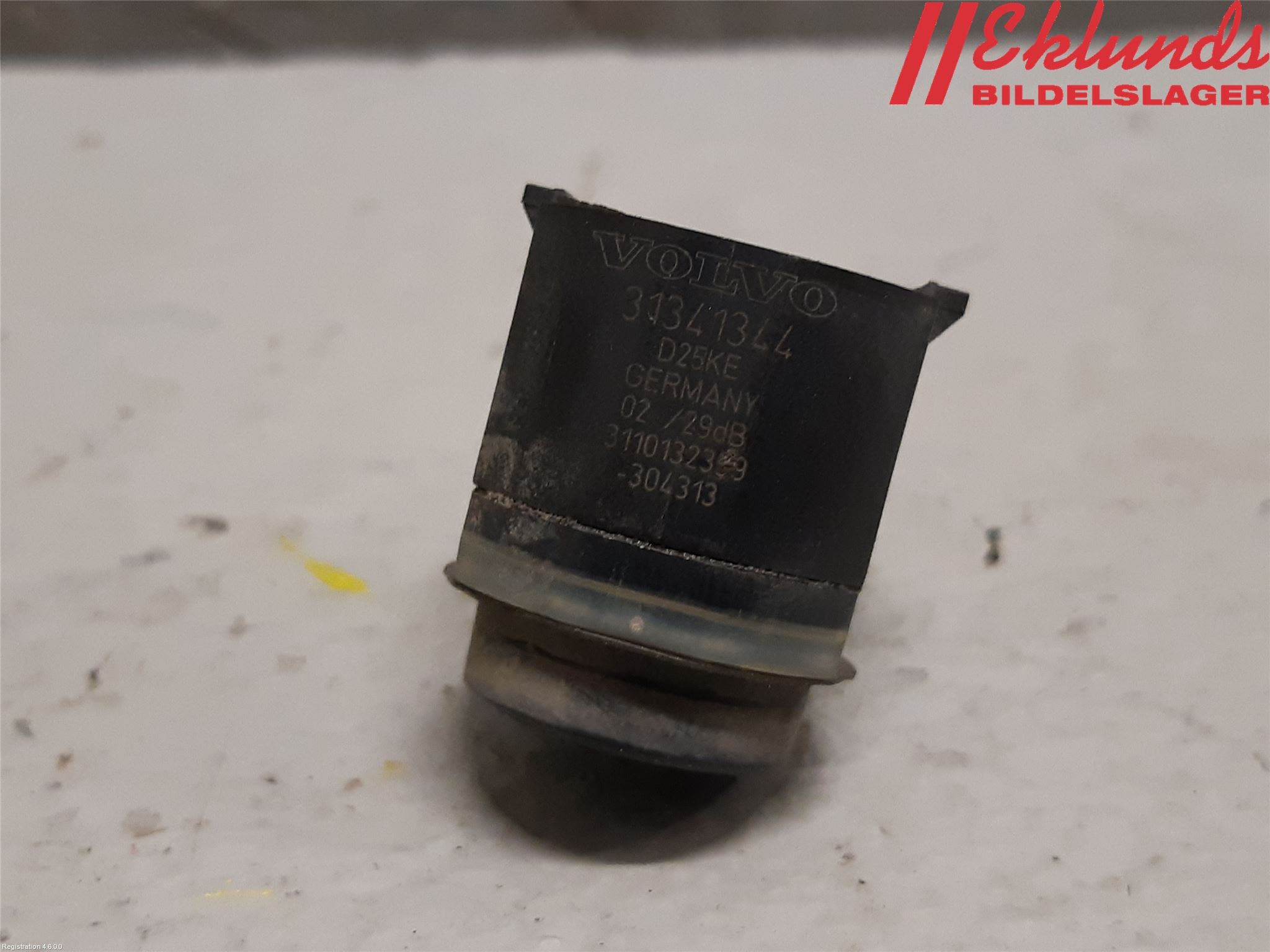 Volvo V40 CROSS COUNTRY 13-19 Parkeringshjälp Backsensor