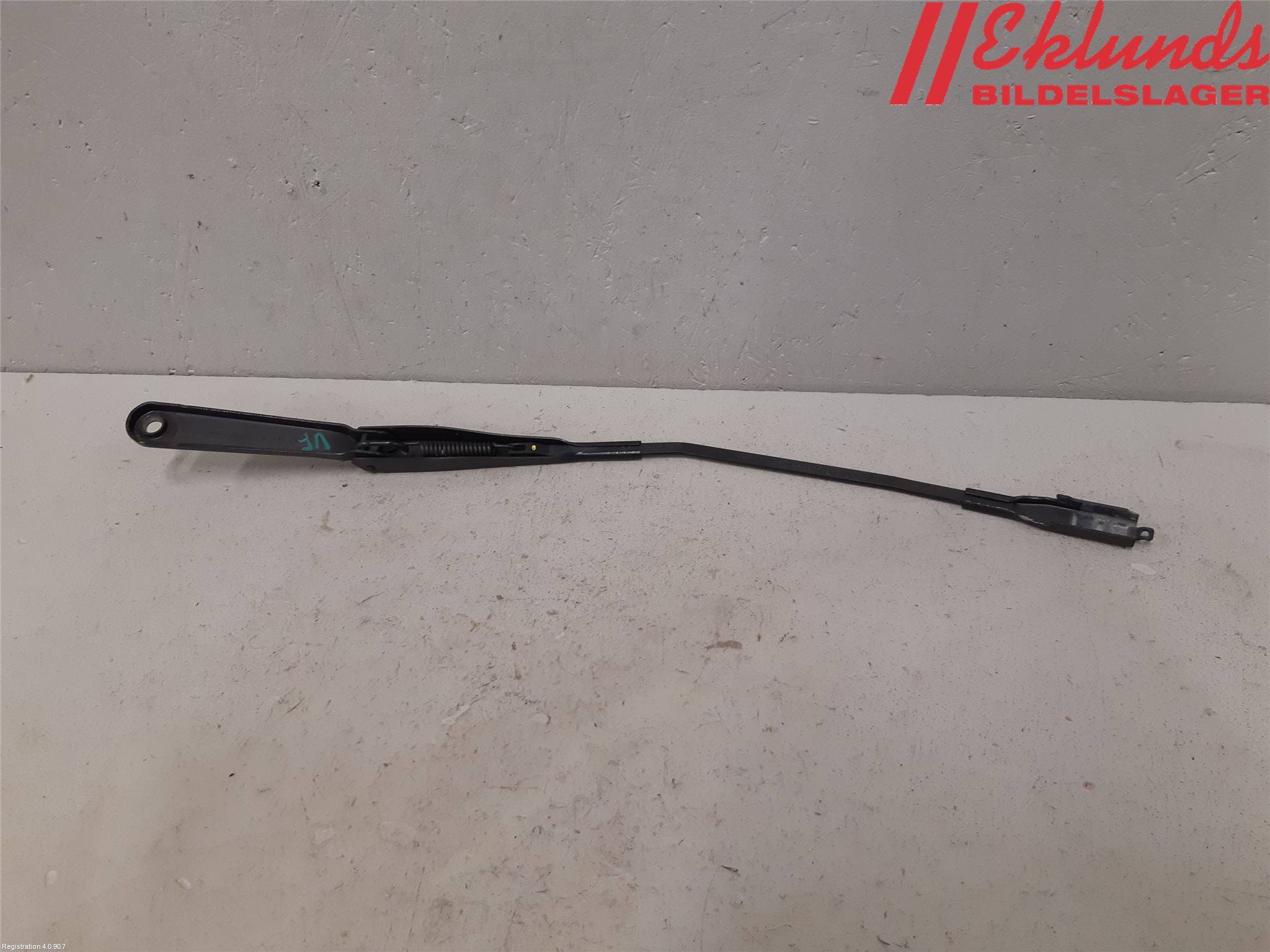 Iveco DAILY 14->> Torkararm Armar Vindruta