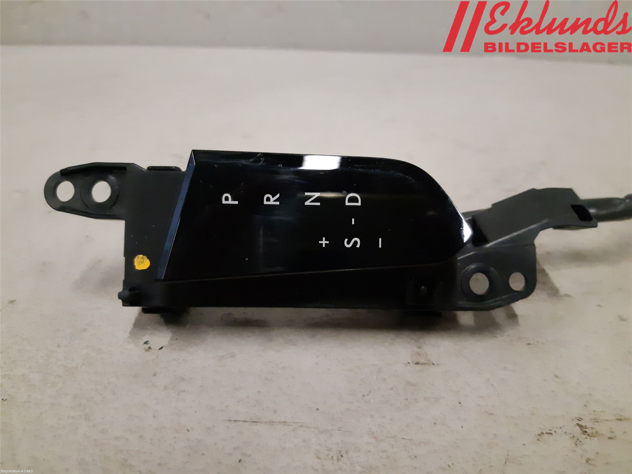 Lexus UX/300e 19- Relä Växelindikator