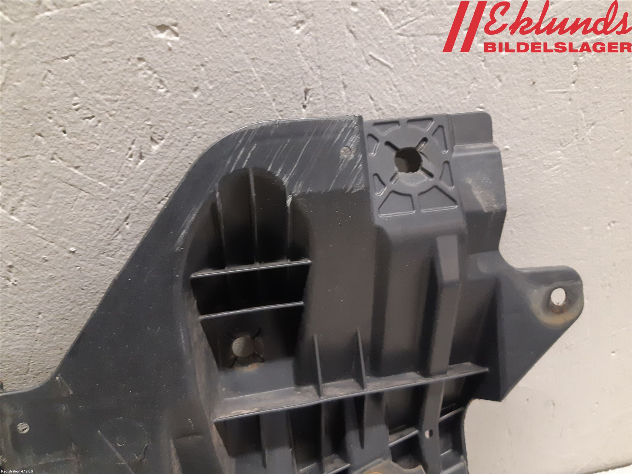 Toyota AURIS 13-19 Hasplåt Plåt-Plast