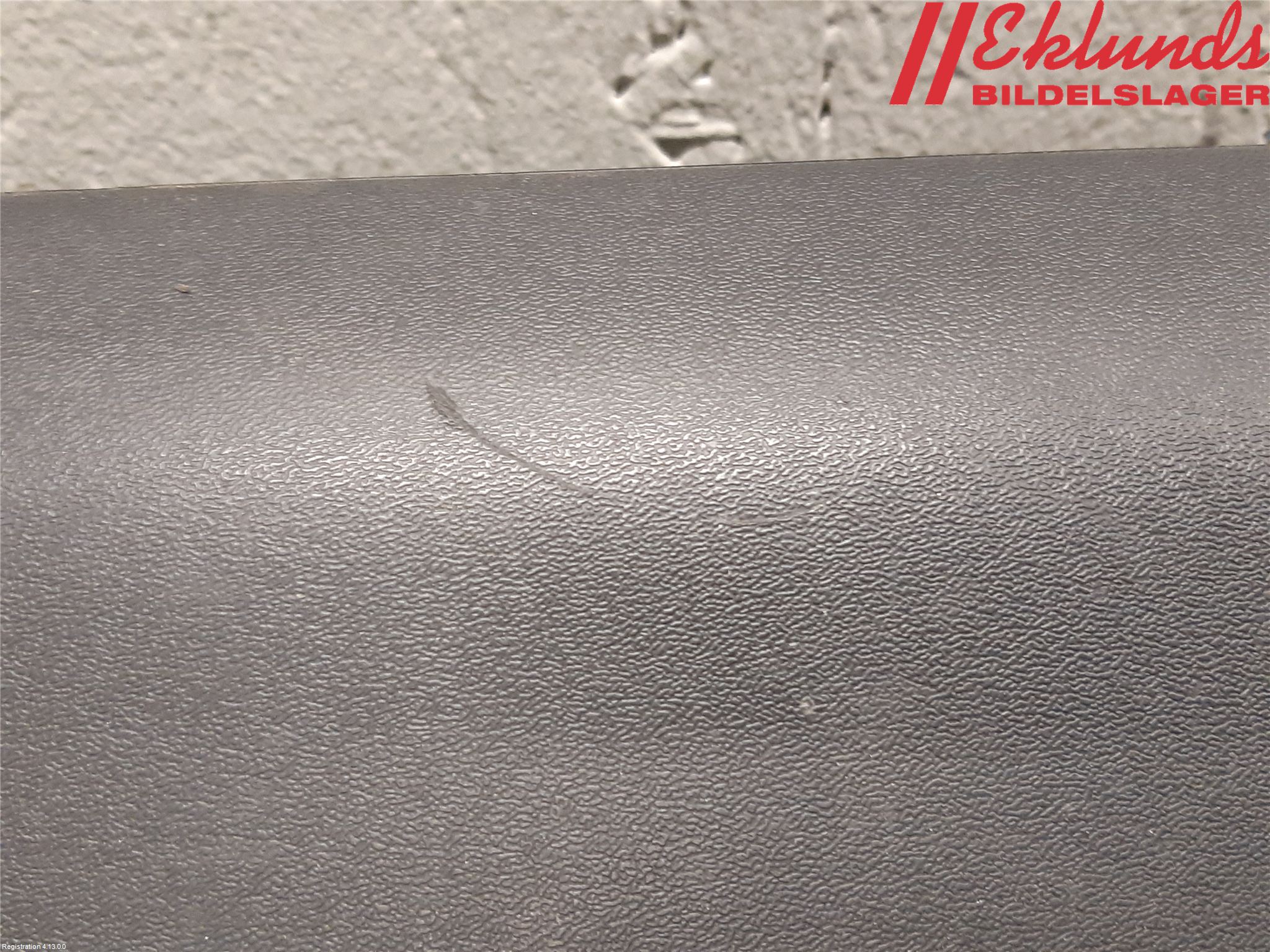 Volvo XC70 14-16 Stöt Utfyllnad-List-Grill