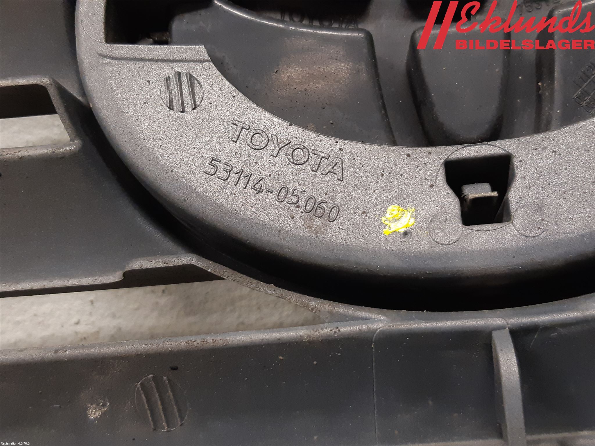 Toyota AVENSIS 03-06 Grill Komp