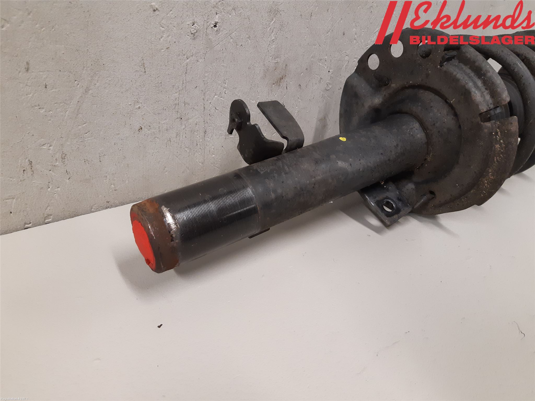 Ford FOCUS 15-18 Fjäderben Fram Vänster