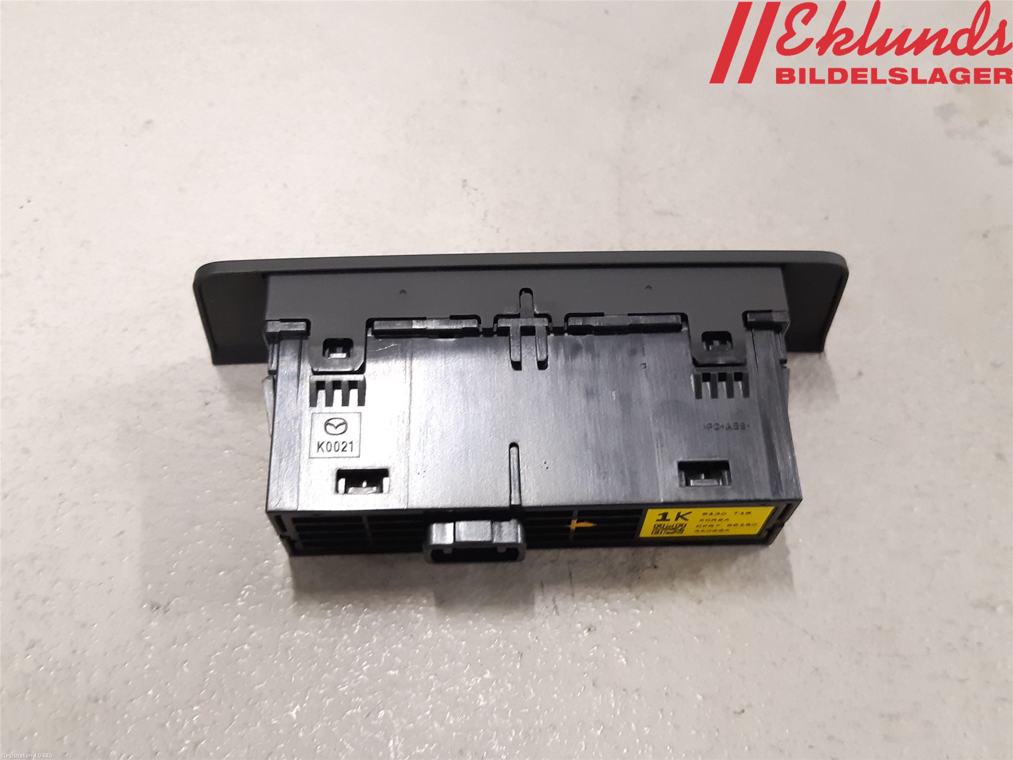 Mazda CX-30 20- Strömställare Multifunktion