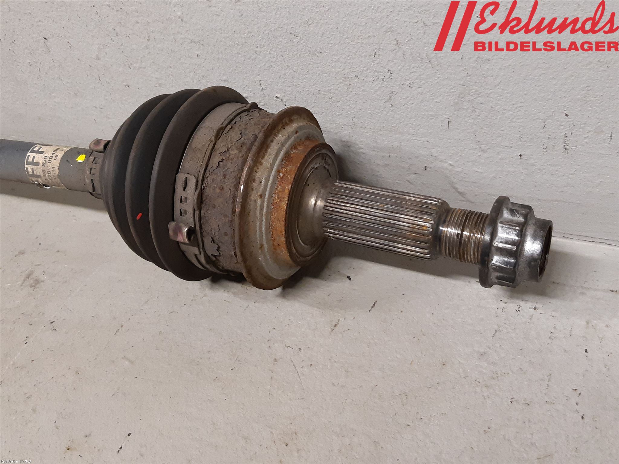 Toyota YARIS XP130 15-20 Drivaxel Fram Vänster