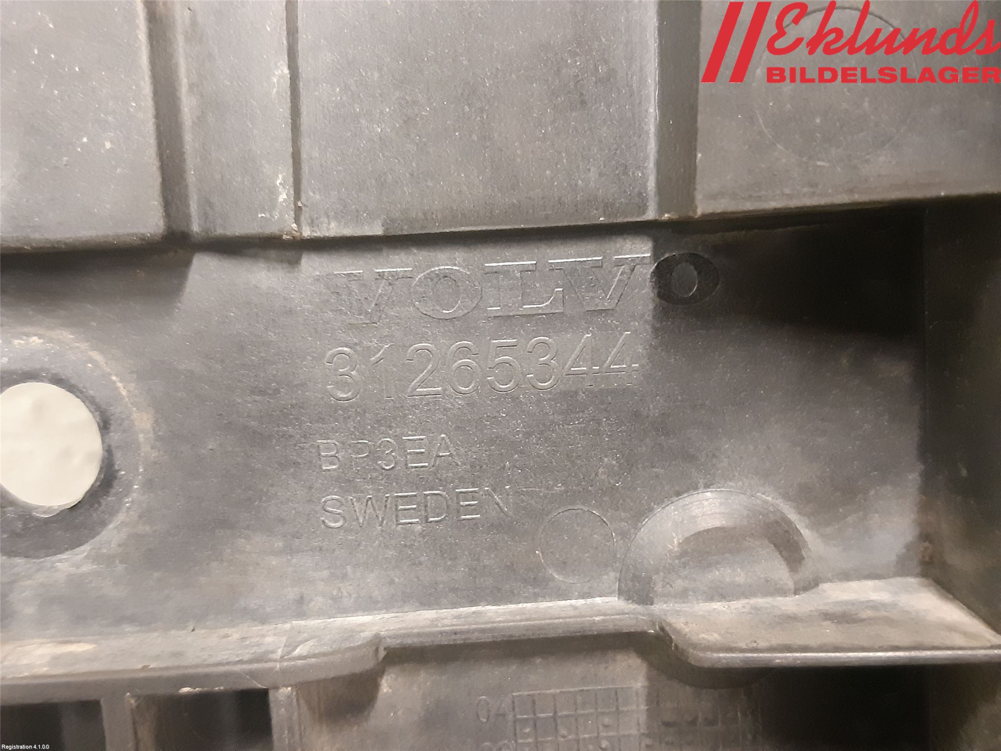 Volvo V70 08-13 Stötfångarfäste Fram Vä
