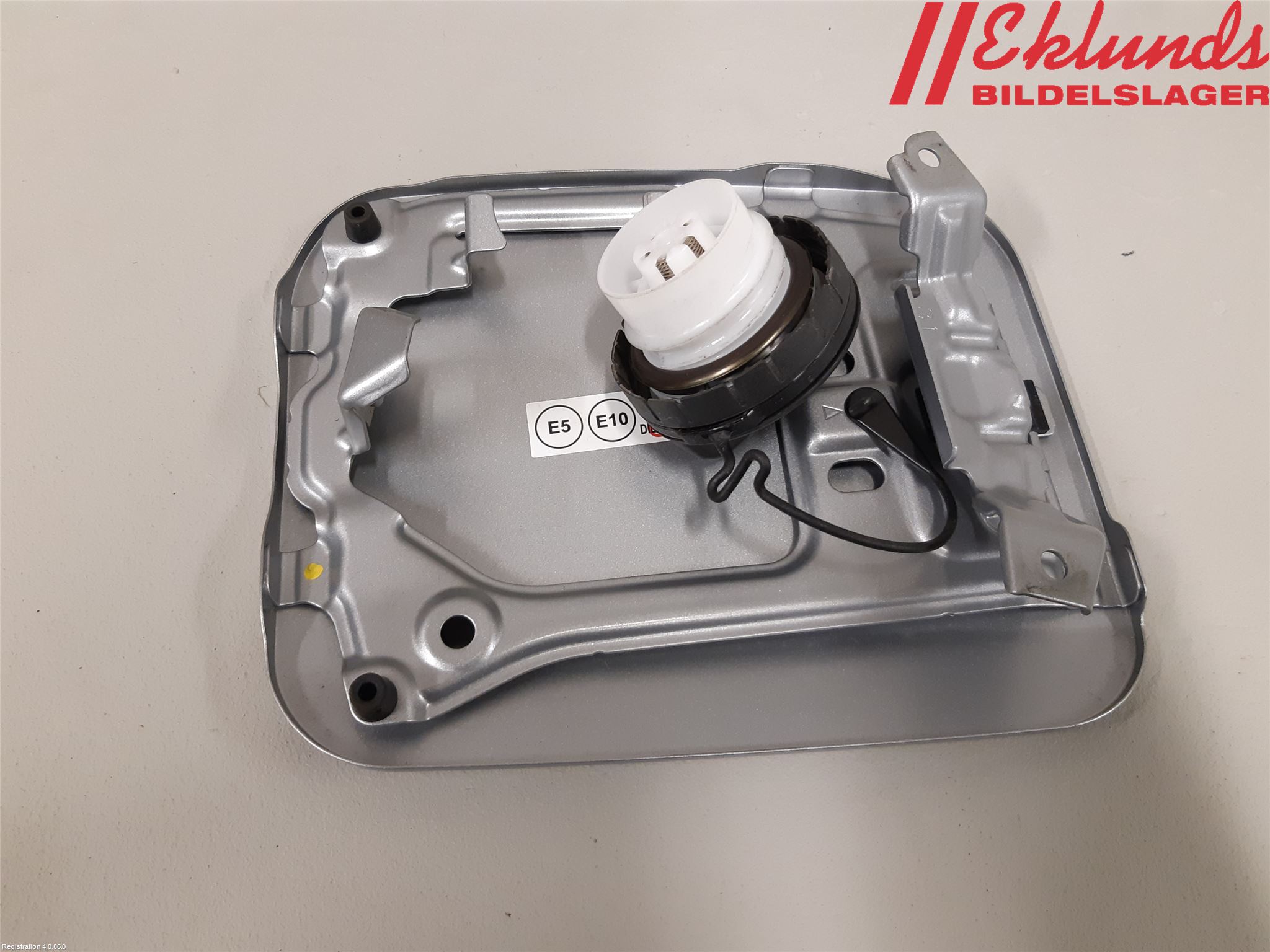 Toyota RAV4 19- Tanklucka