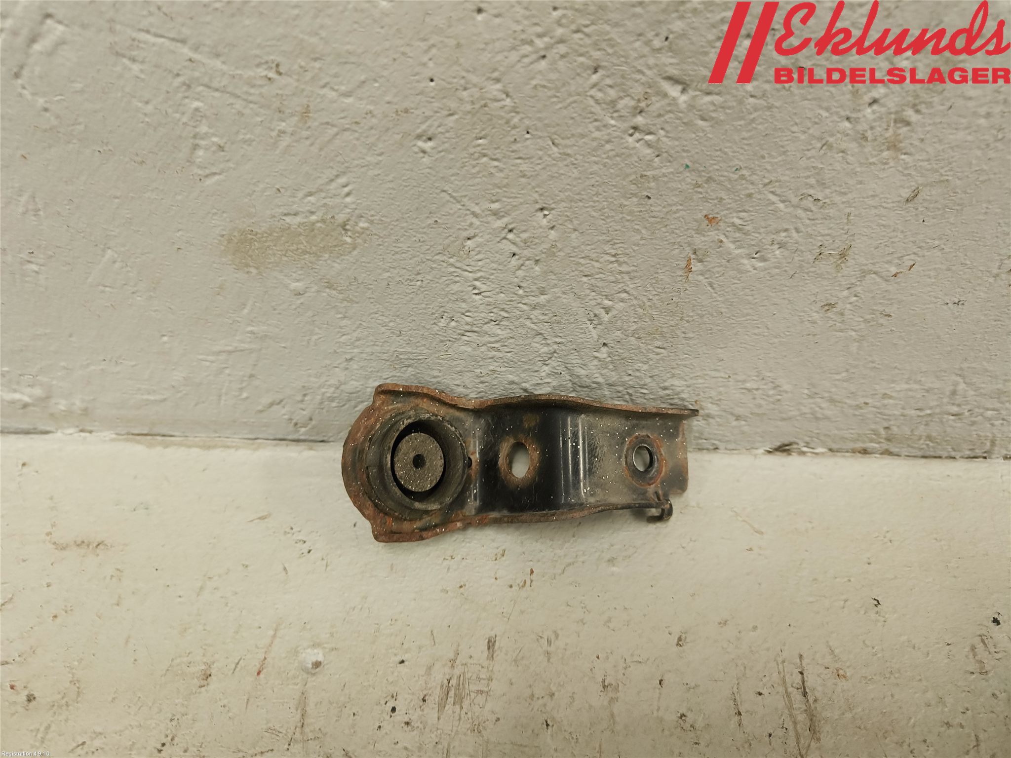 Toyota RAV 4 06-12 Kylarfäste-Ram-Balk