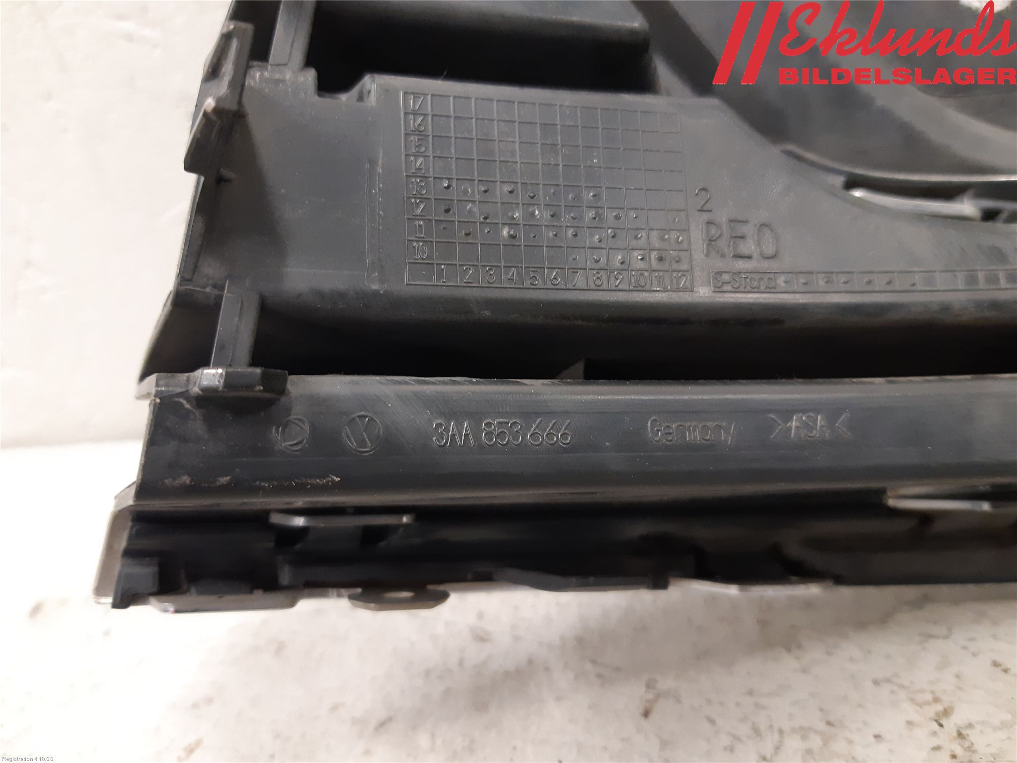 Volkswagen VW PASSAT 11-14 Dimljussarg Fram
