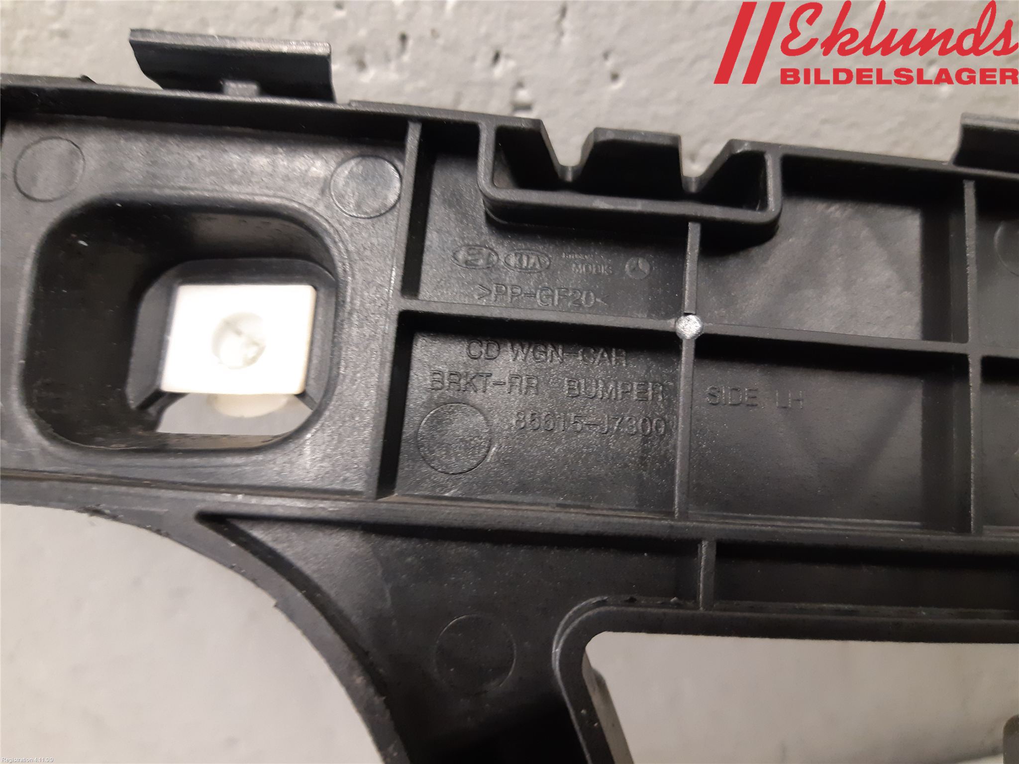 Kia CEED/CEED SW 19- Stötfångarfäste Bak Vä