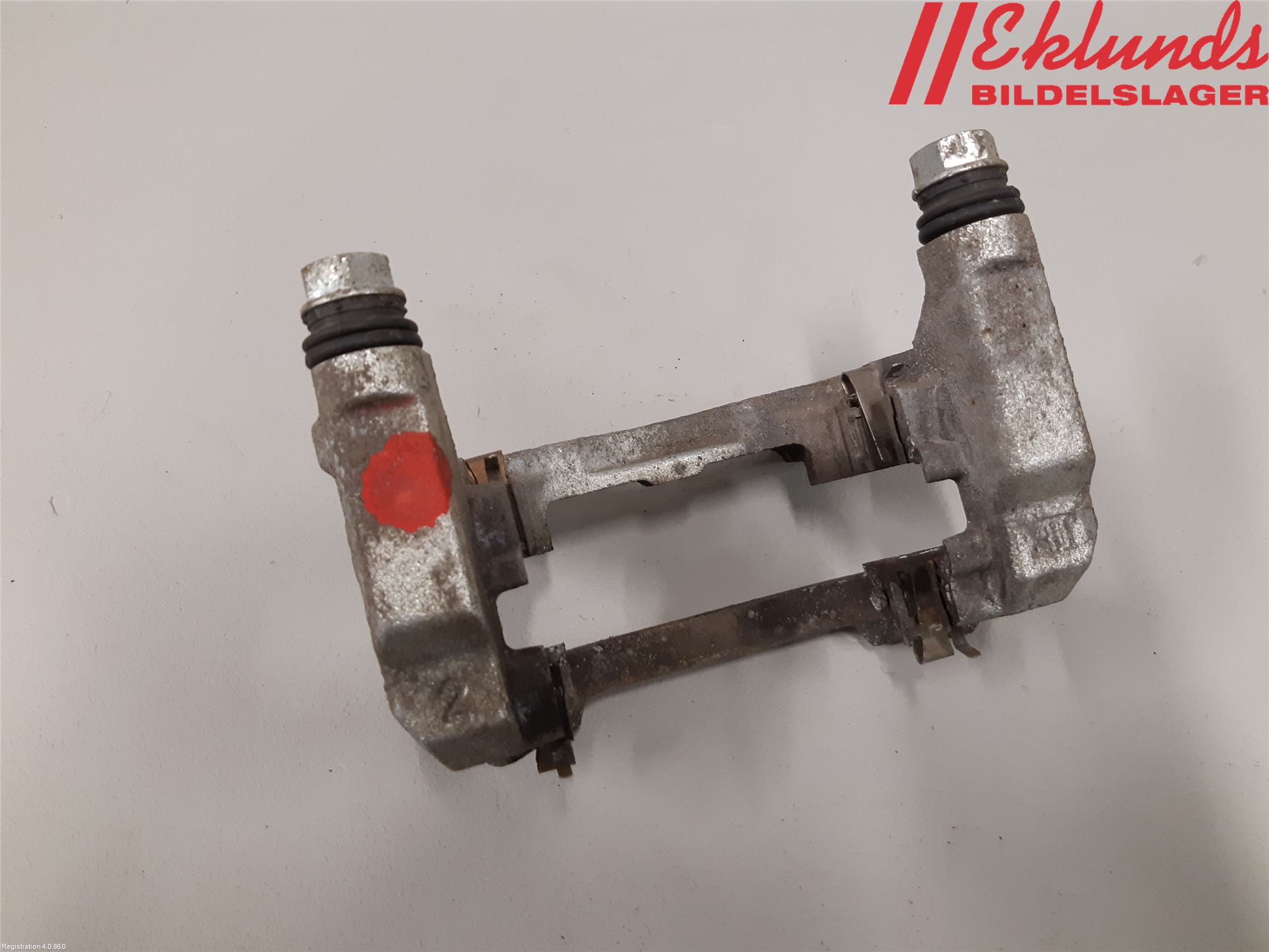 Toyota RAV4 19- Bromsokshållare