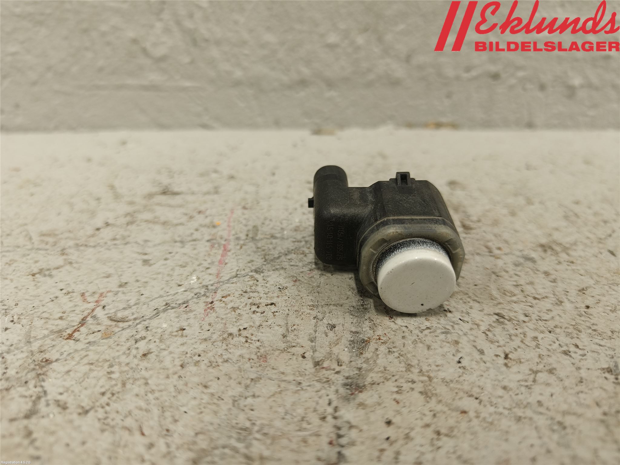 BMW 5 F10/F11/F18 09-17 Parkeringshjälp Frontsensor