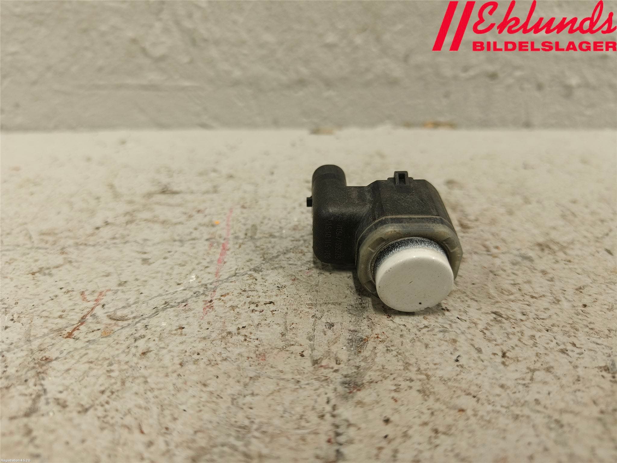 BMW 5 F10/F11/F18 09-17 Parkeringshjälp Frontsensor
