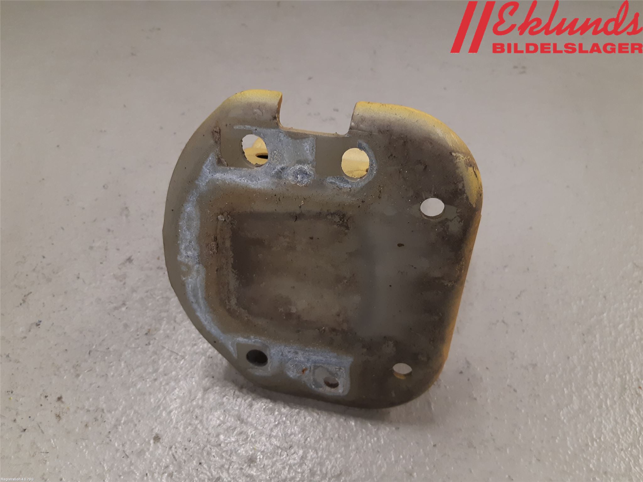 Nissan JUKE 14-19 Stötfångarbärjärn Bak