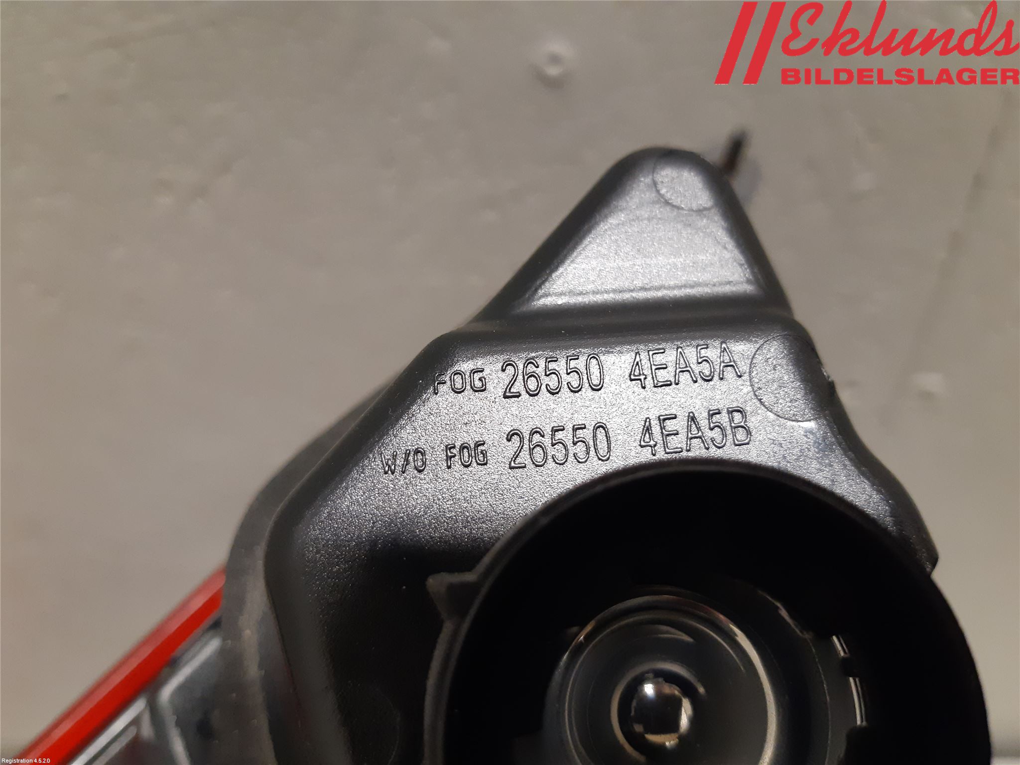 Nissan QASHQAI 14-17 Bakljus Lucka Hö
