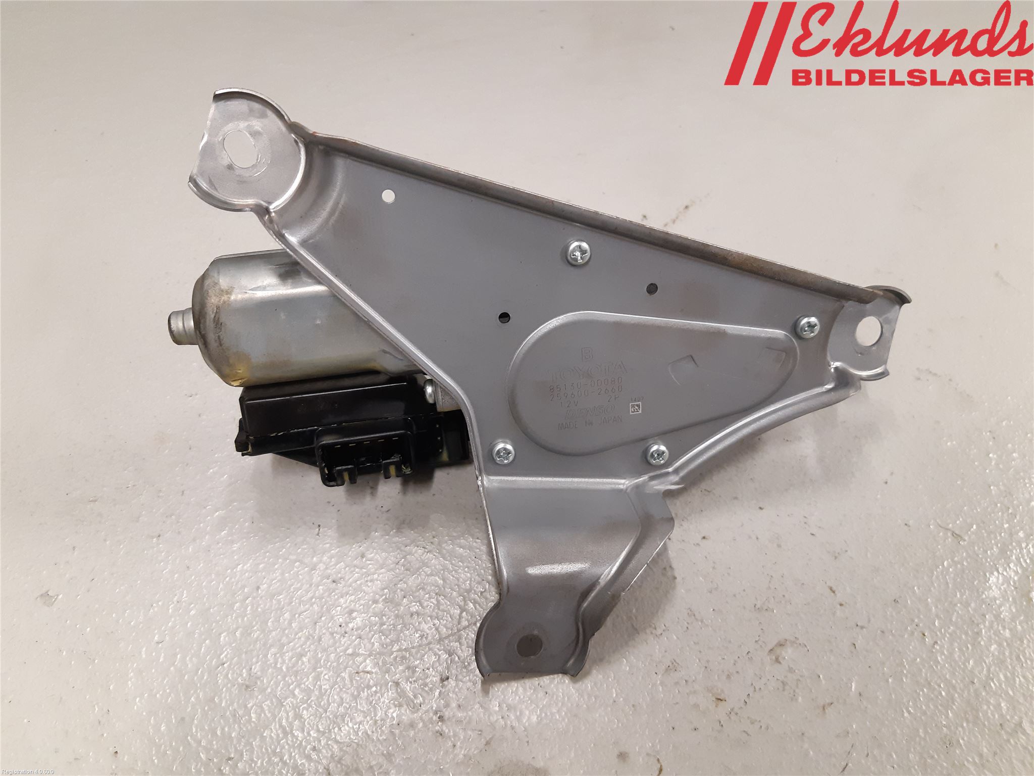 Toyota YARIS XP130 12-14 Torkarmotor Baklucka