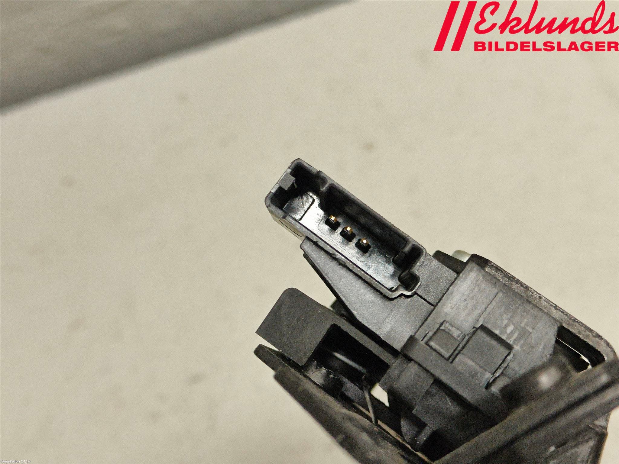 Opel ASTRA J 10-15 Låskista Baklucka